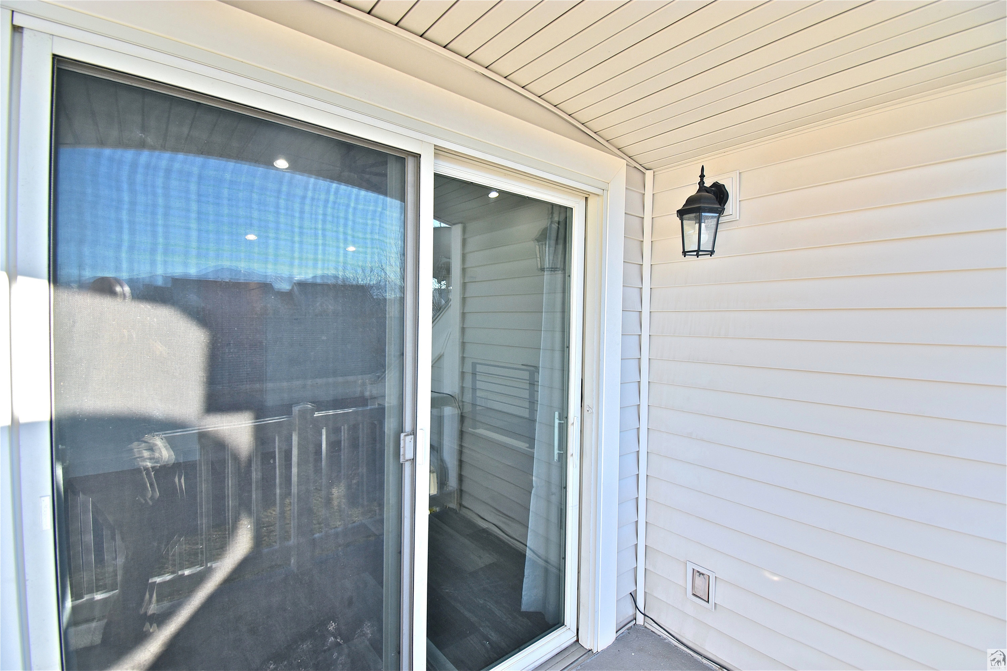 FIVE STAR CONDO - Residential