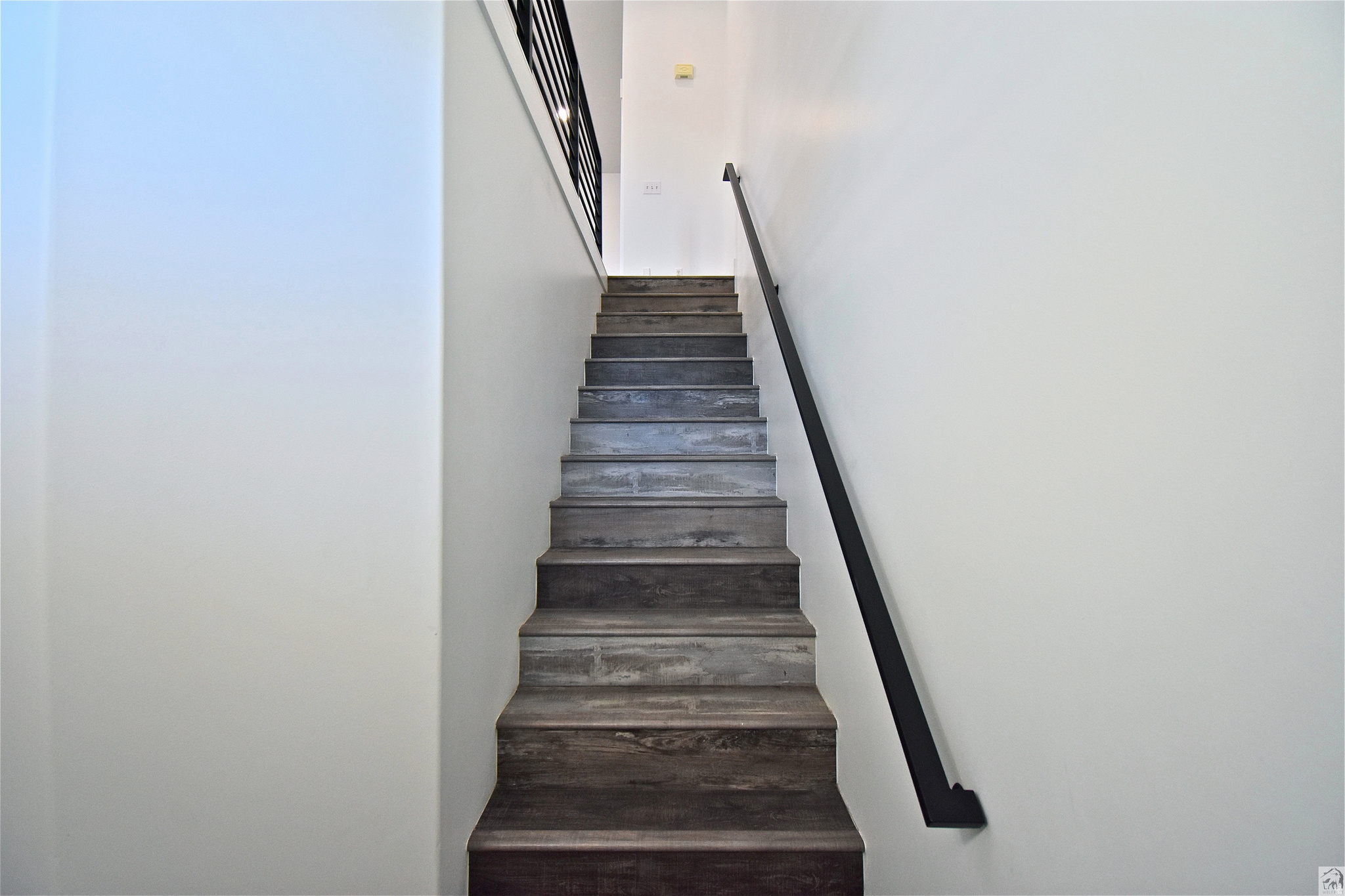 FIVE STAR CONDO - Residential