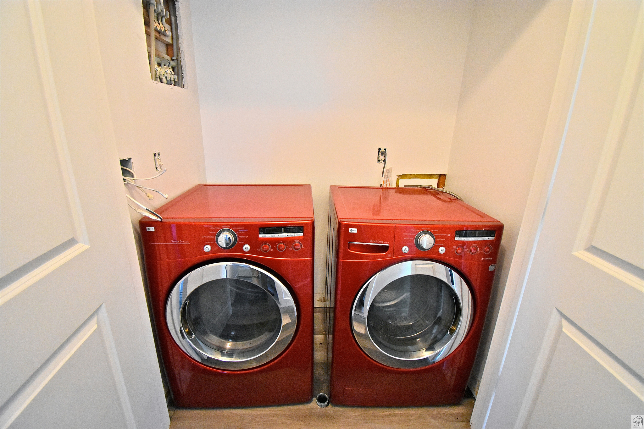 FIVE STAR CONDO - Residential