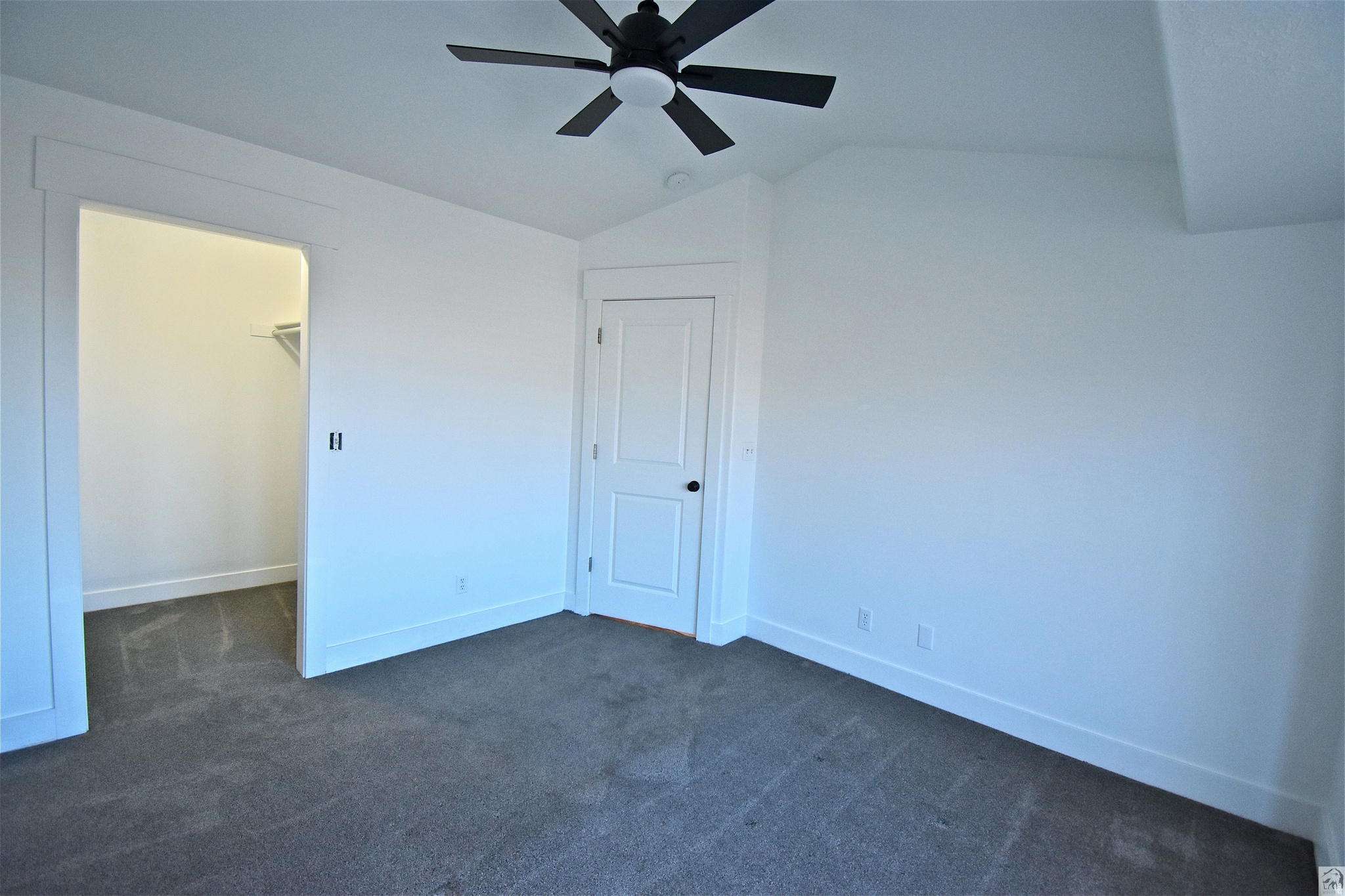 FIVE STAR CONDO - Residential