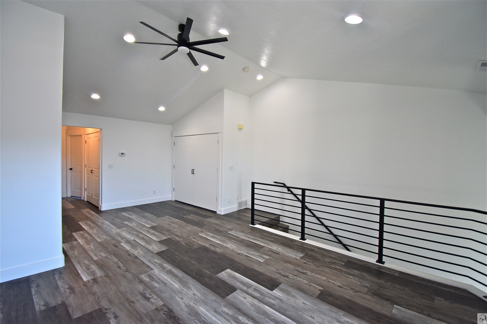 FIVE STAR CONDO - Residential