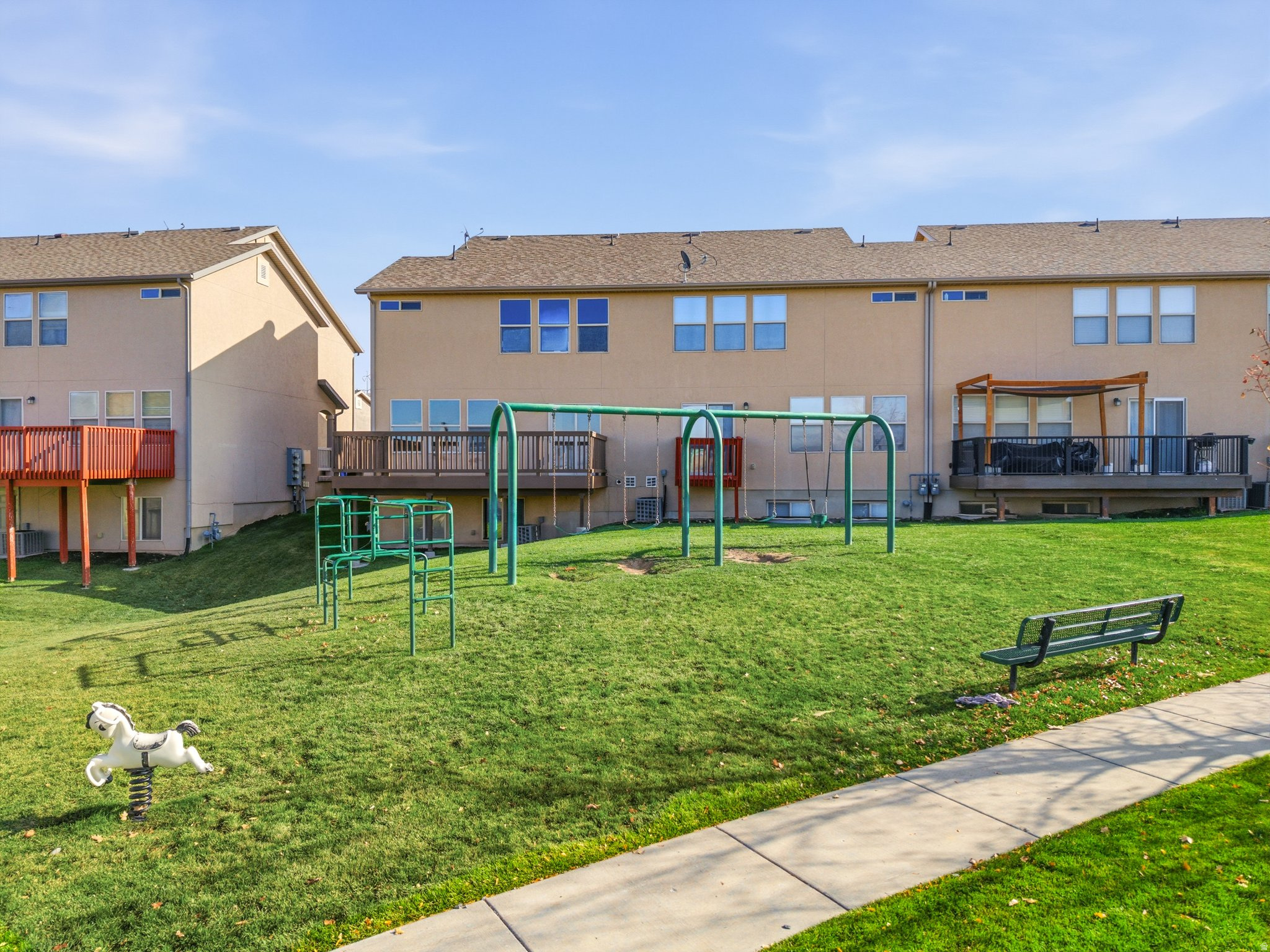 WHISPERING WILLOW - Residential