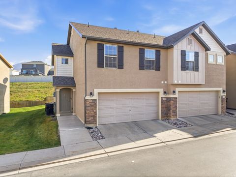 Photo of 1222 FIREFLY DR, Spanish Fork, UT 84660 (MLS # 2124428)