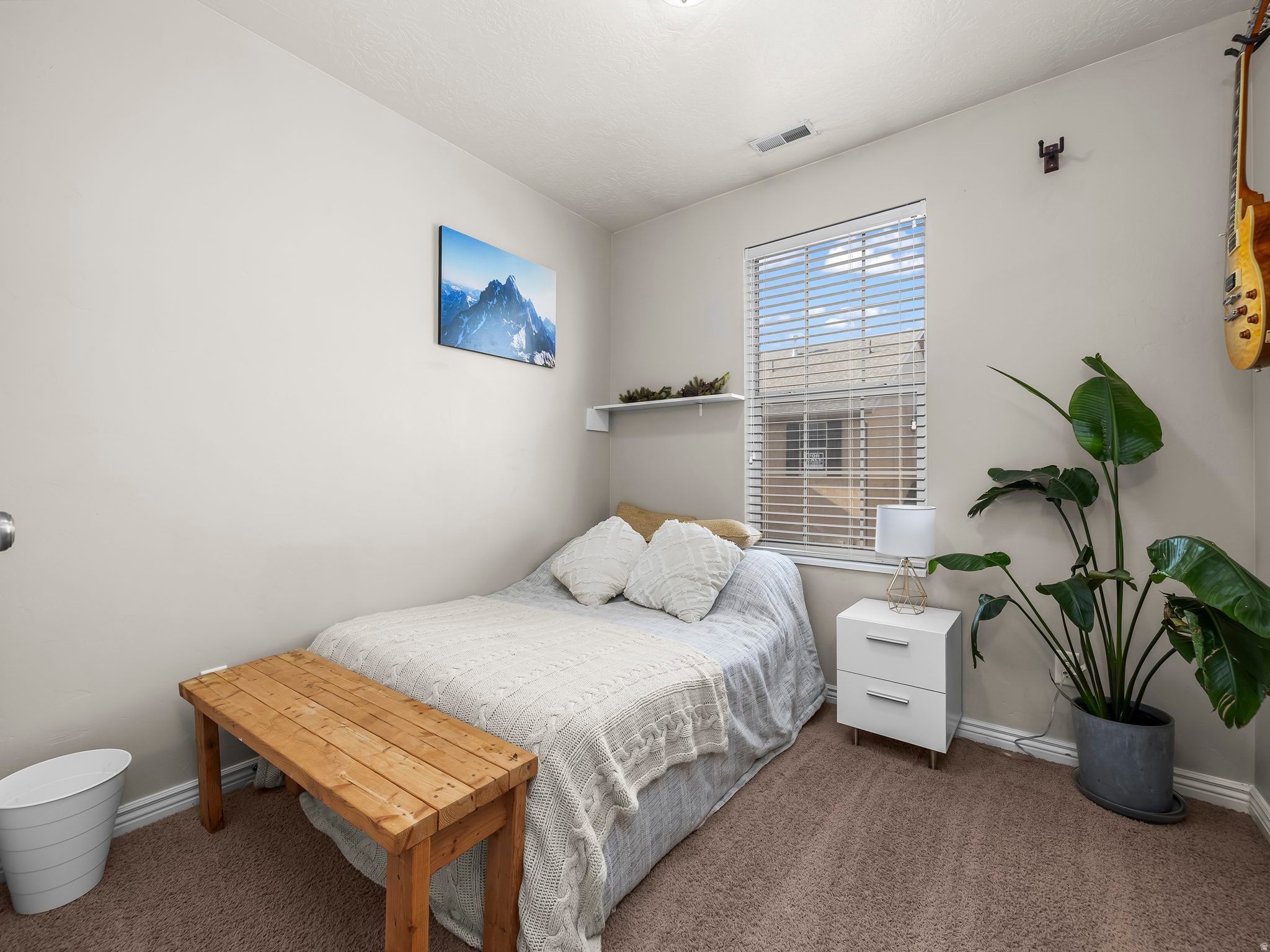 WHISPERING WILLOW - Residential