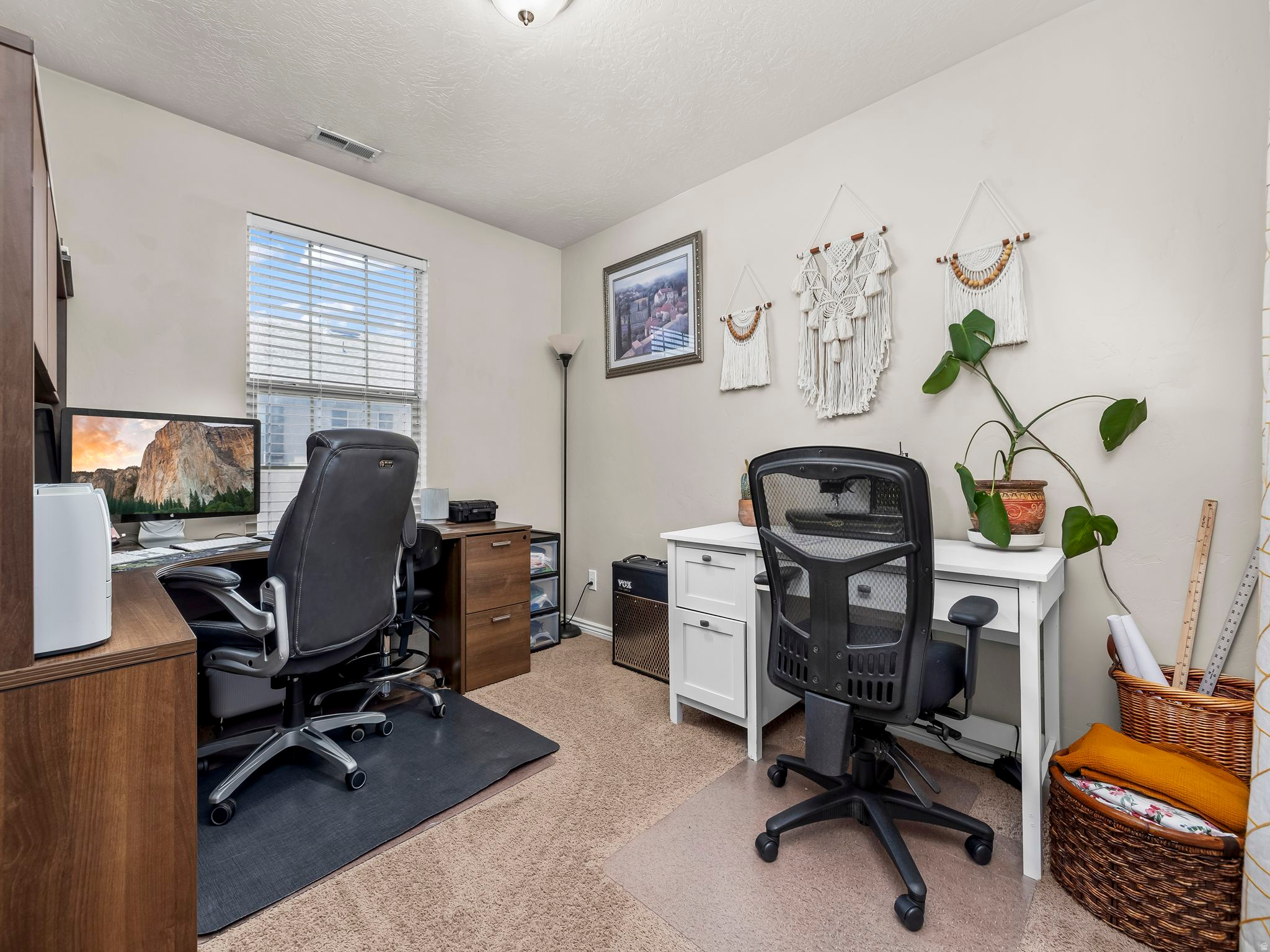 WHISPERING WILLOW - Residential