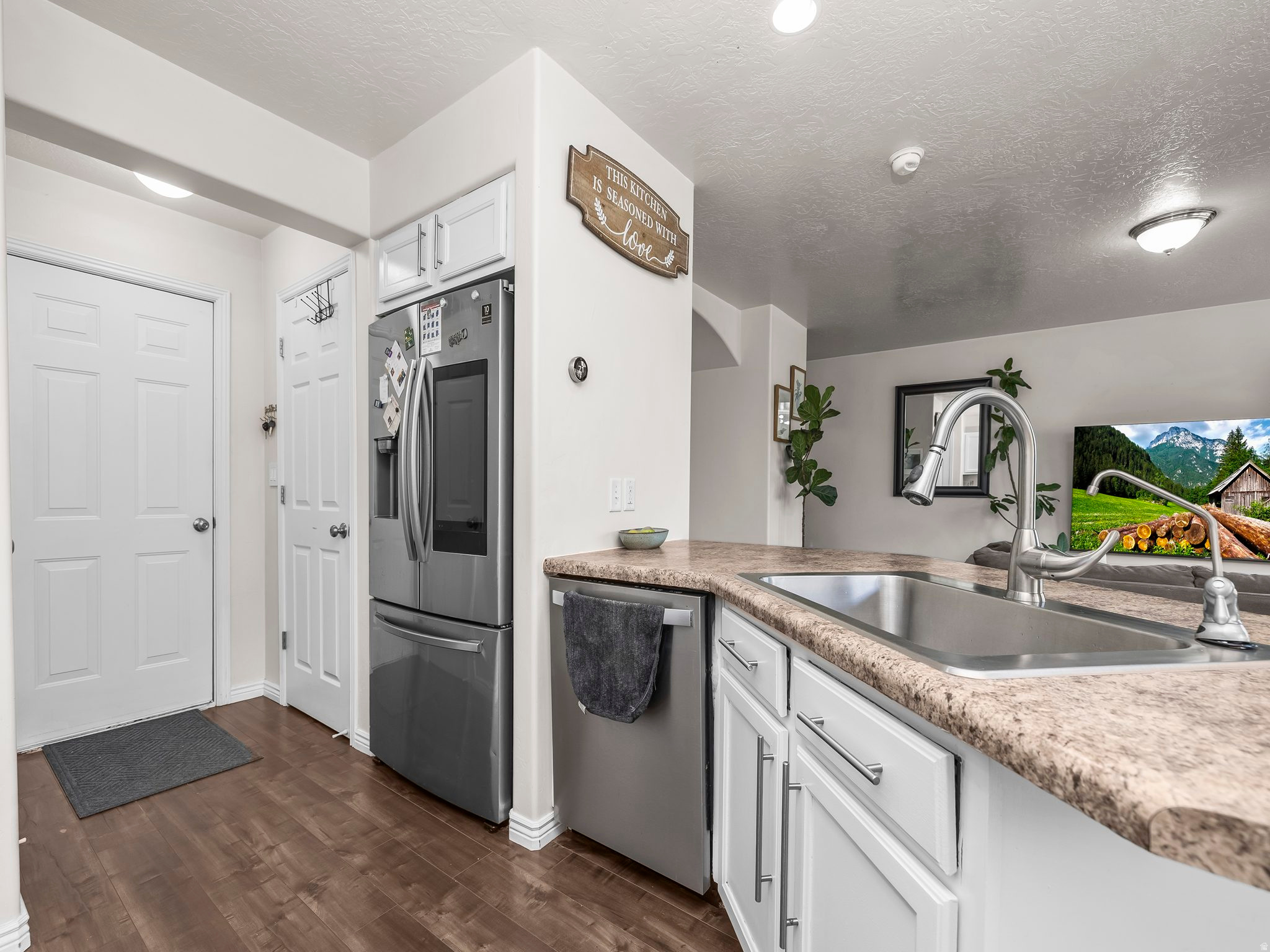 WHISPERING WILLOW - Residential