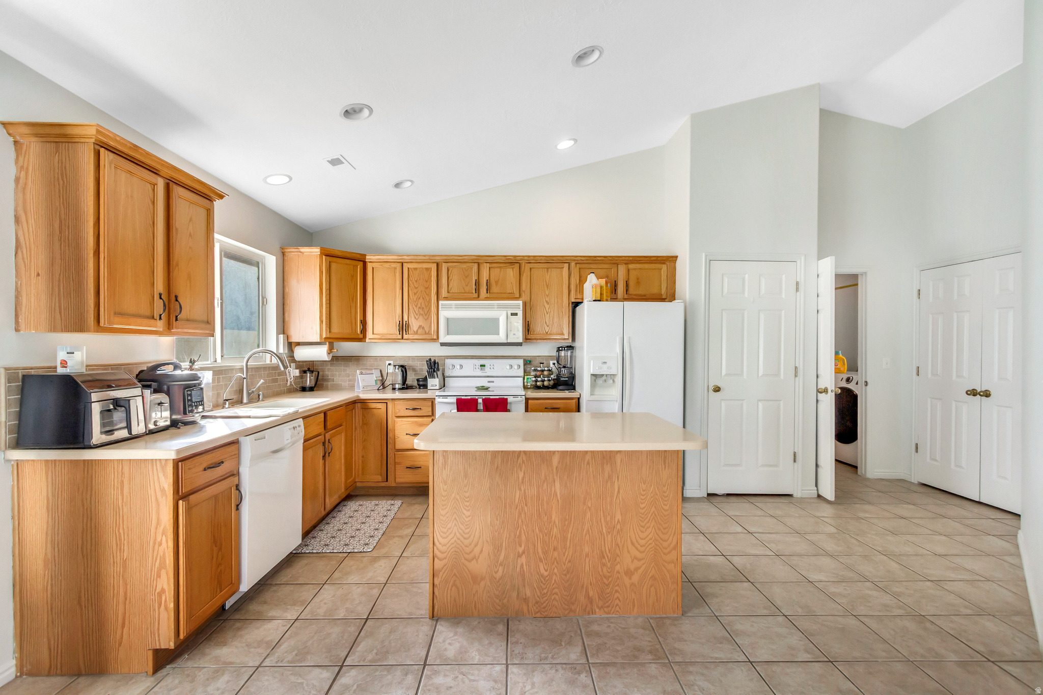 RIVERSIDE ESTATES - Residential