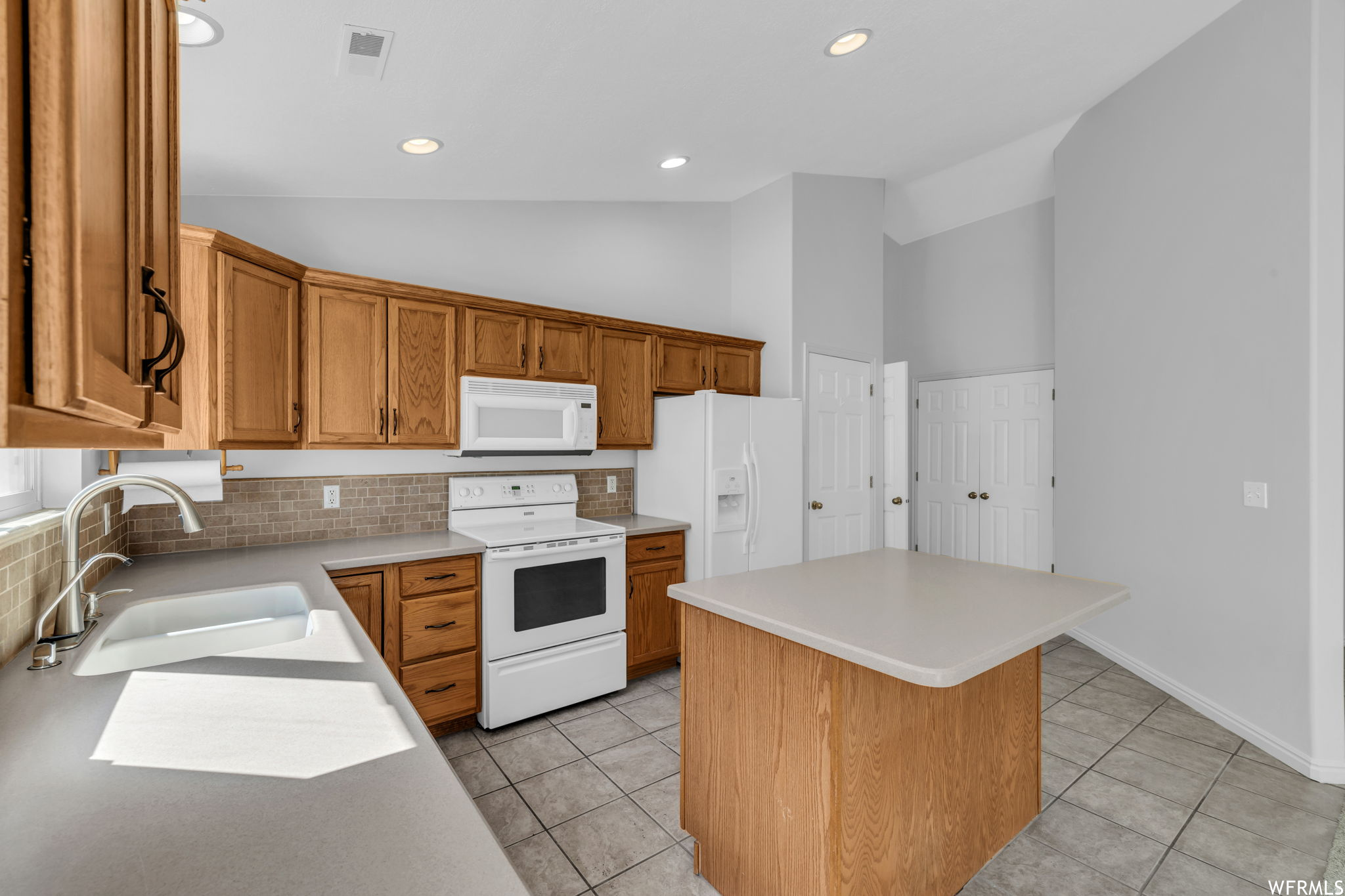 RIVERSIDE ESTATES - Residential