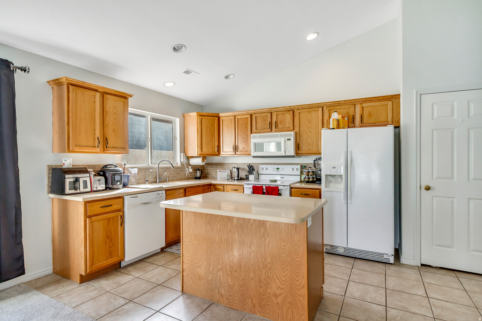 RIVERSIDE ESTATES - Residential