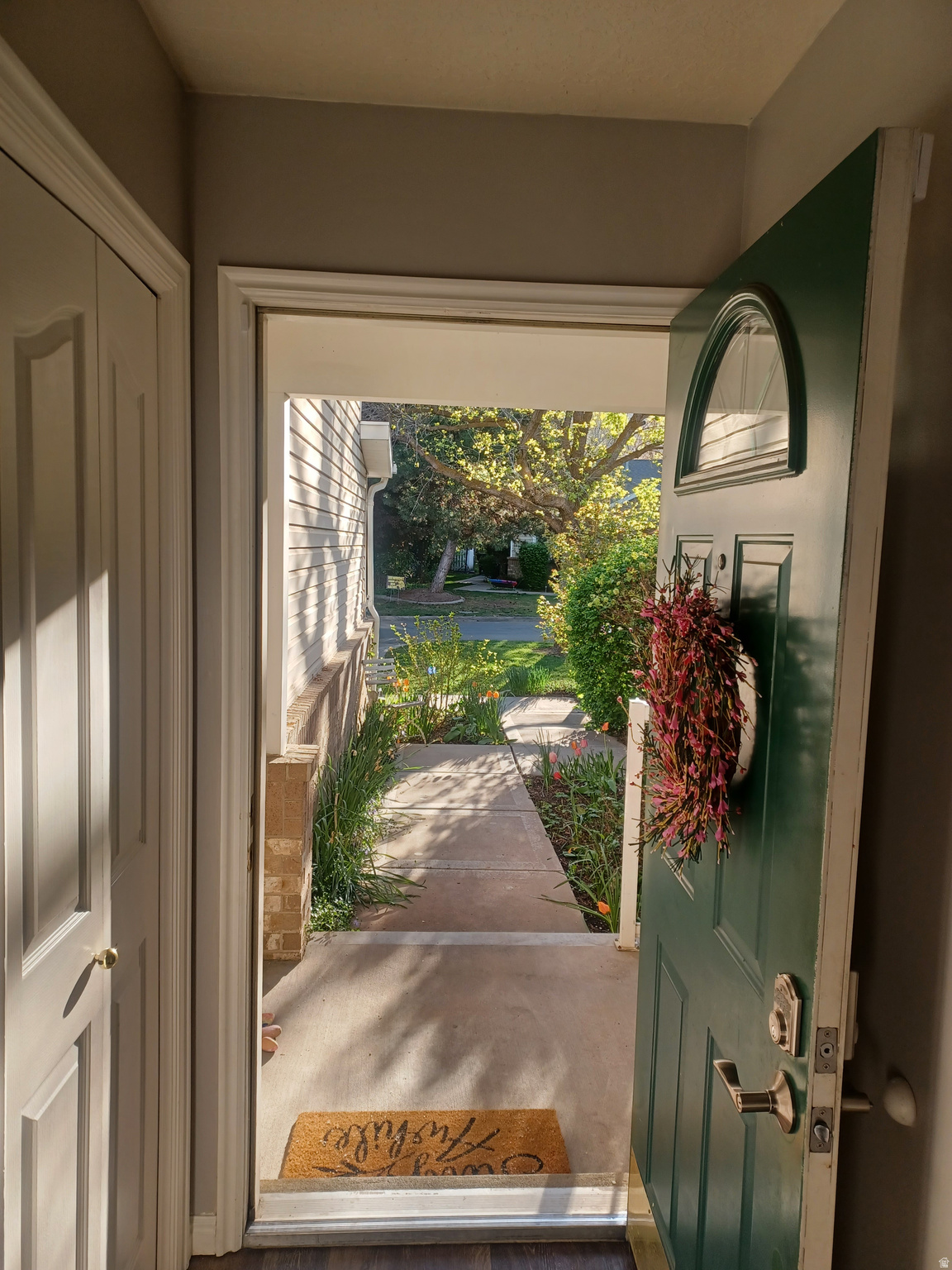 COUNTRY COTTAGES - Residential