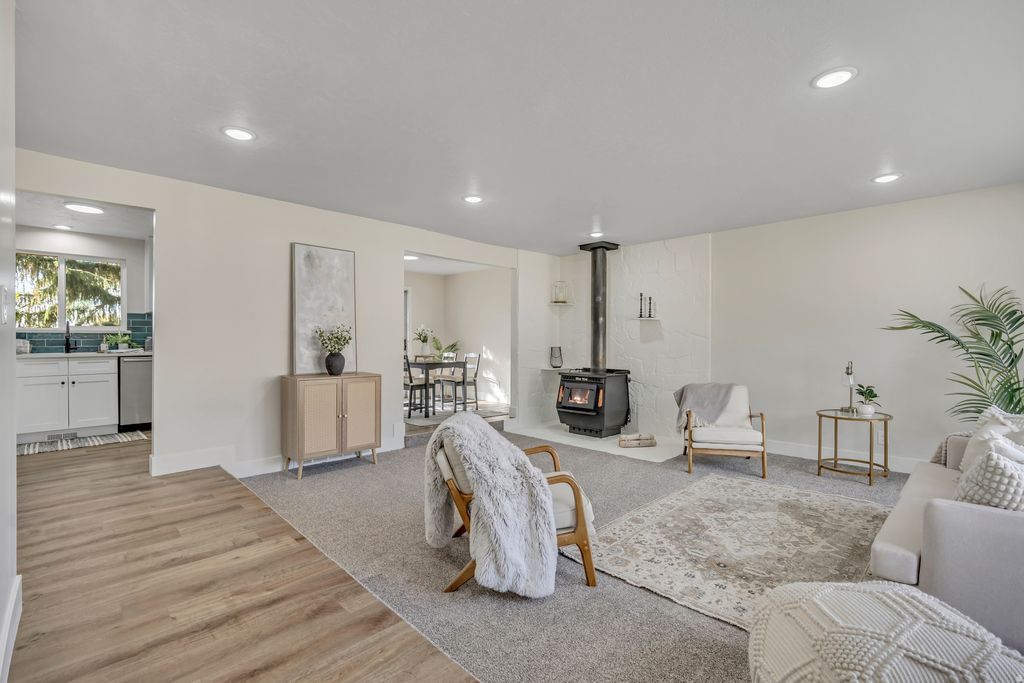 Photo of 819 E 2800 N, North Ogden, UT 84414 (MLS # 2122920)