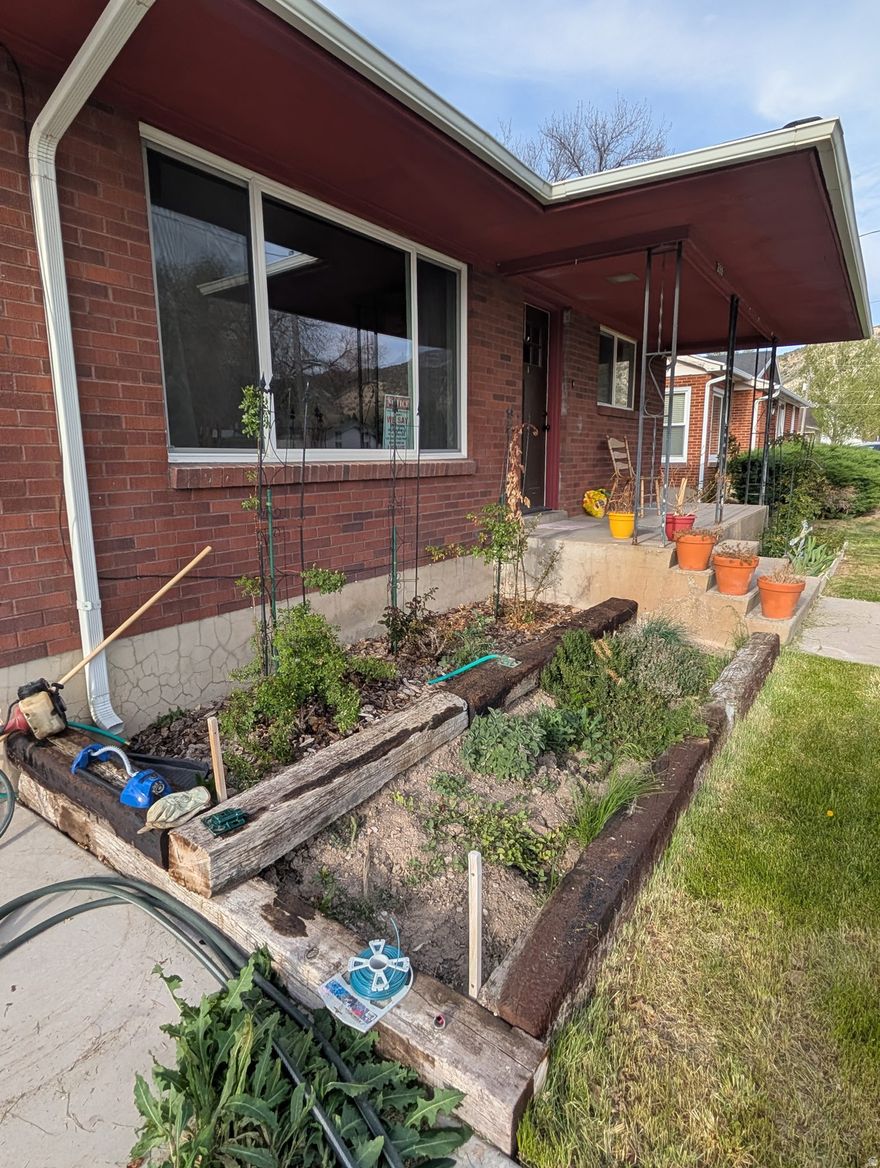 Fully finished home in Nephi on a large lot! Updated throughout with modern finishes and a move-in-ready feel. Spacious layout with finished basement and plenty of room for parking, toys, or future shop. Great location with small-town charm.