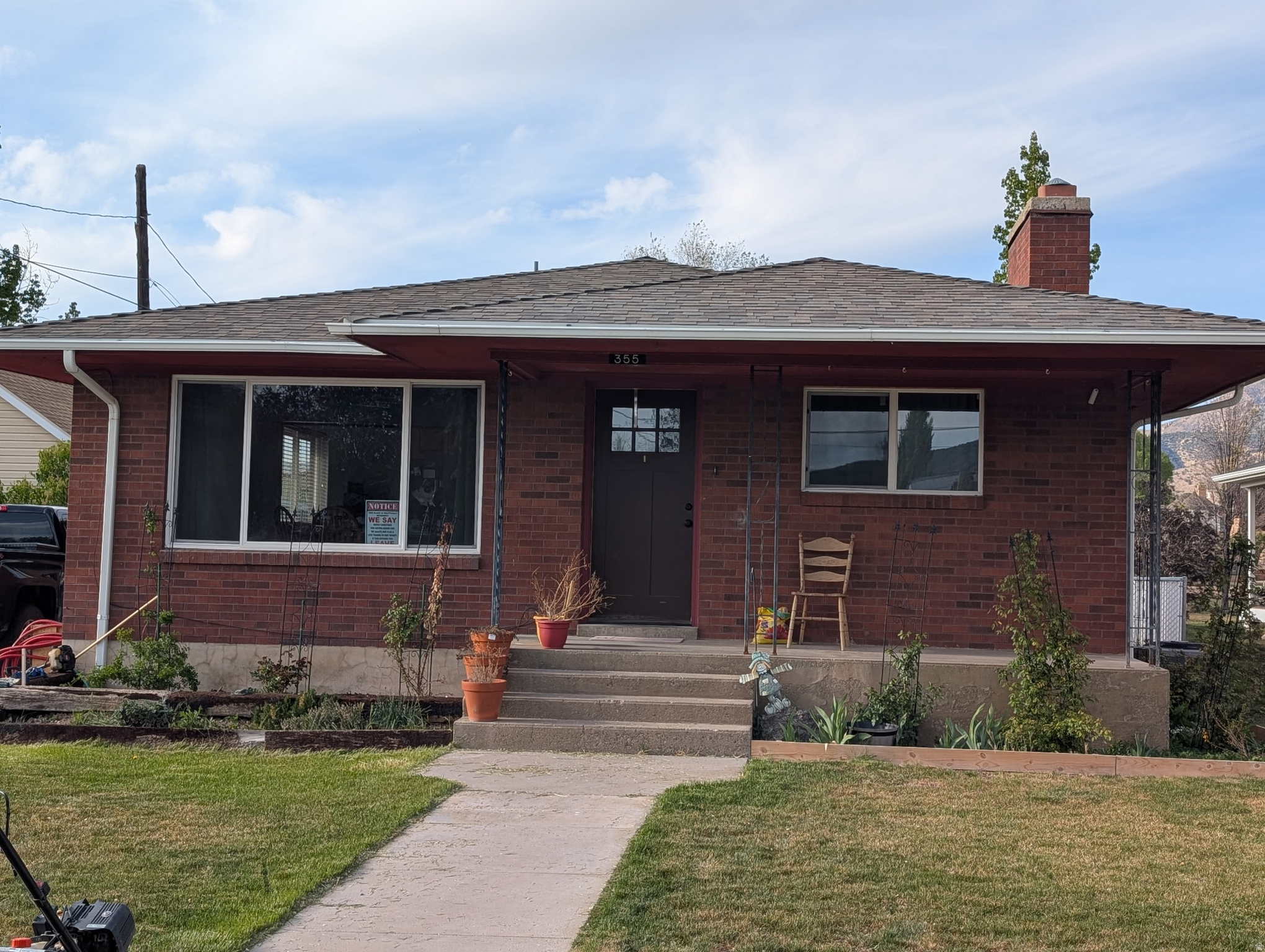 Main image without alt text