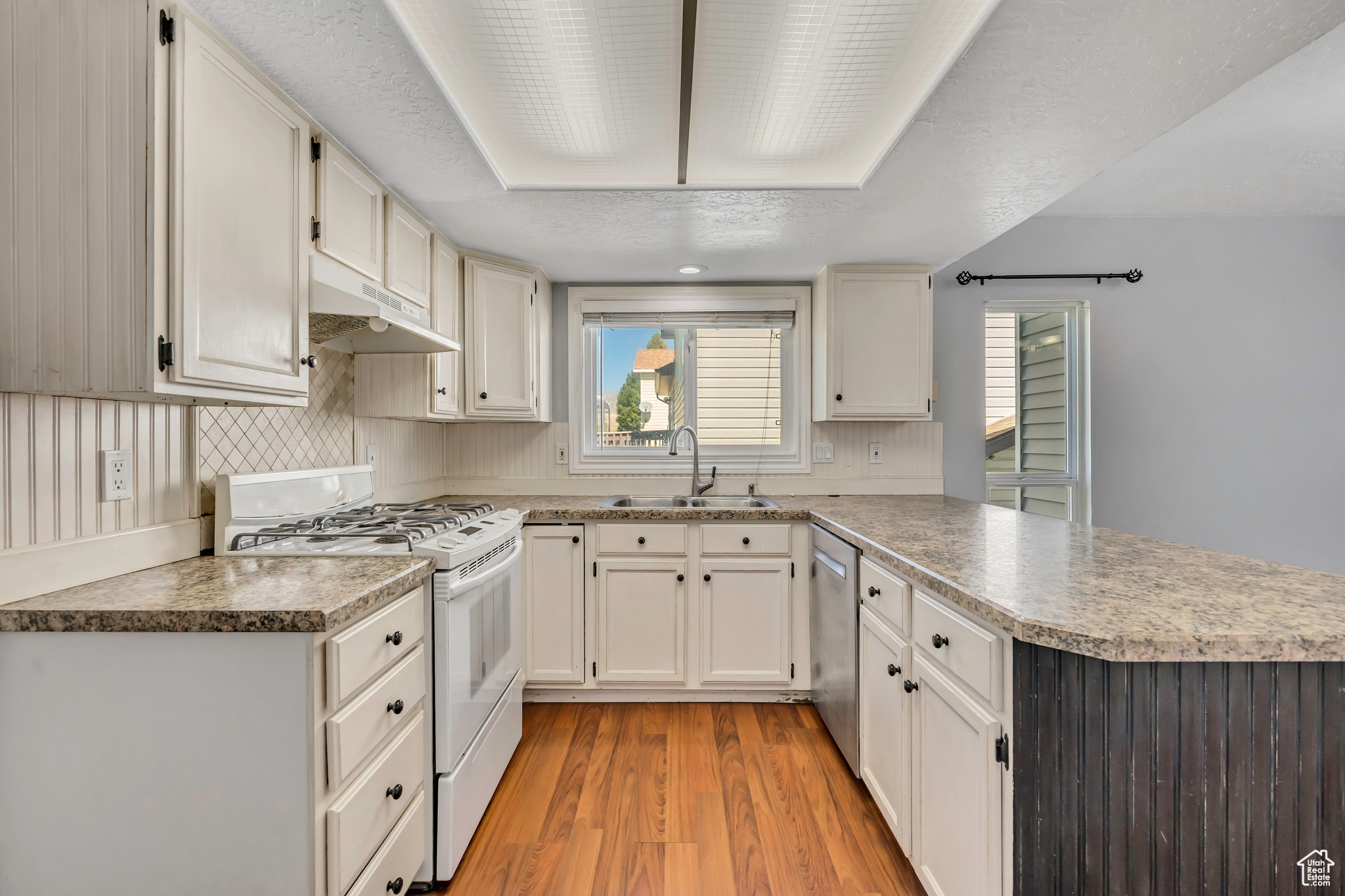 FAIRWAY PARK - Residential