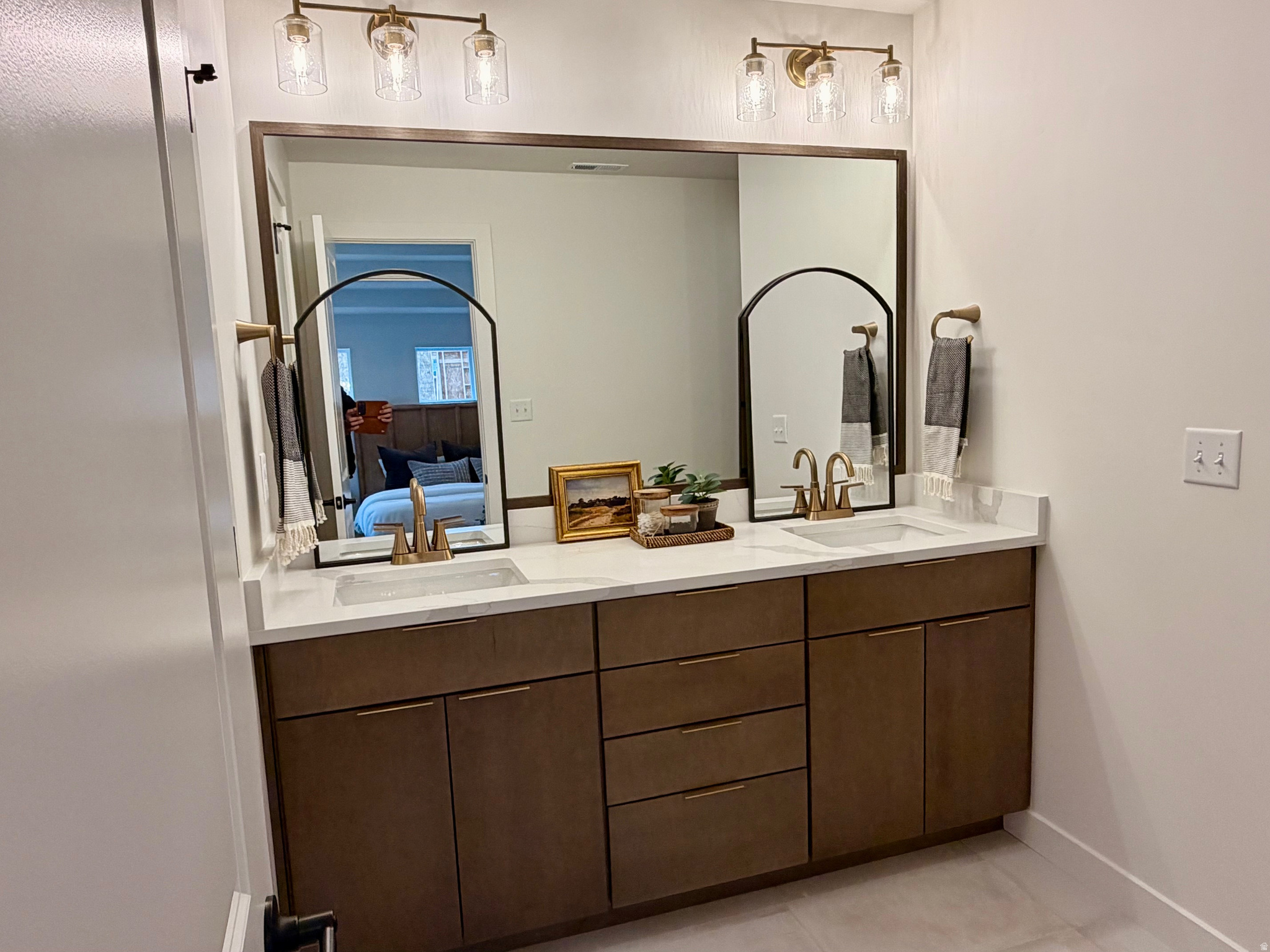 CANYON POINT - Residential