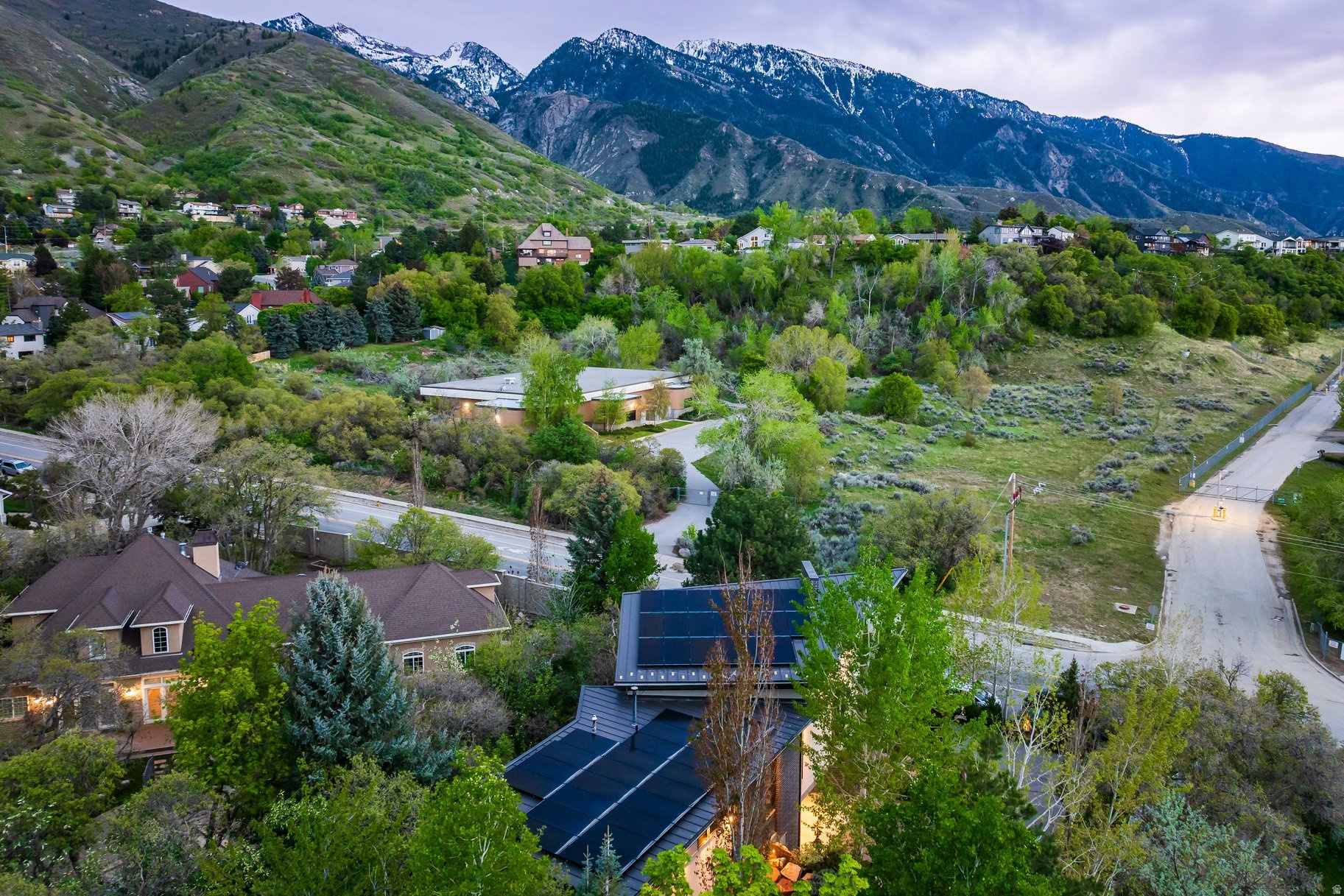 HIDDEN OAKS - Residential