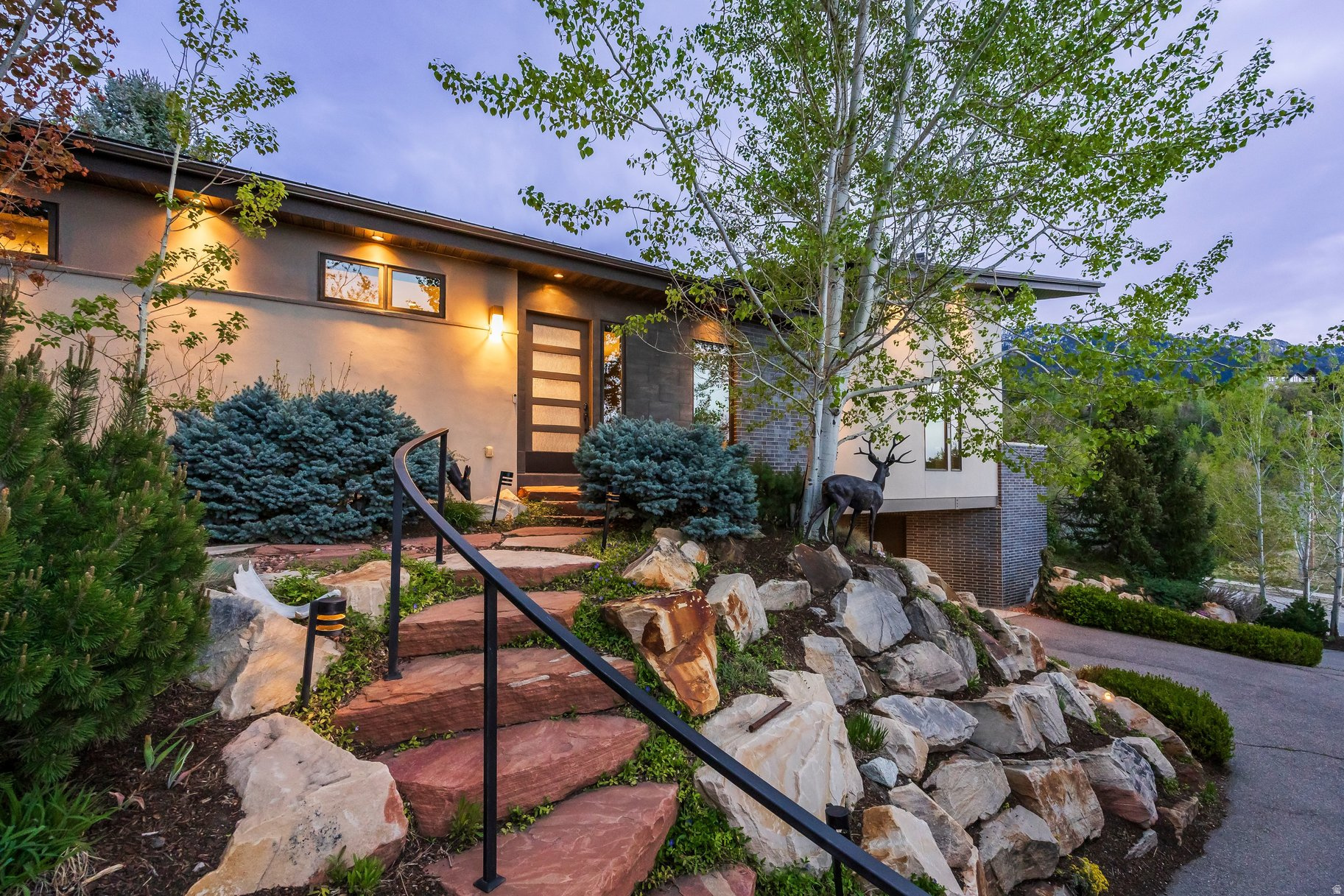 HIDDEN OAKS - Residential