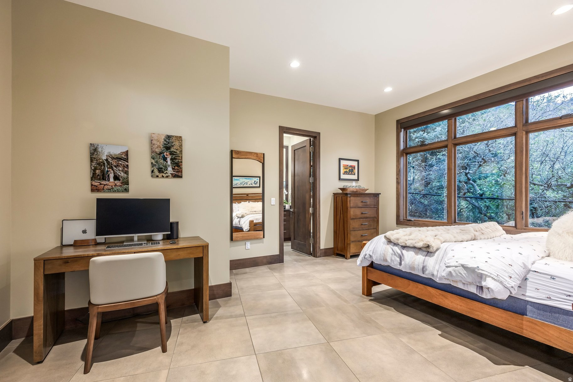 HIDDEN OAKS - Residential