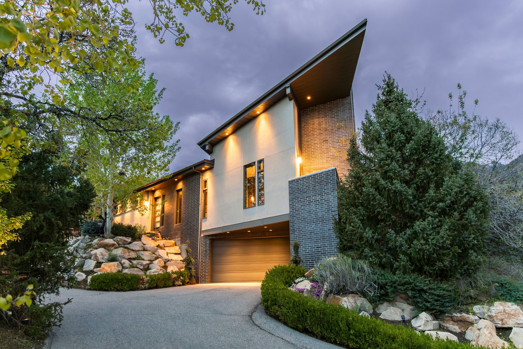 HIDDEN OAKS - Residential