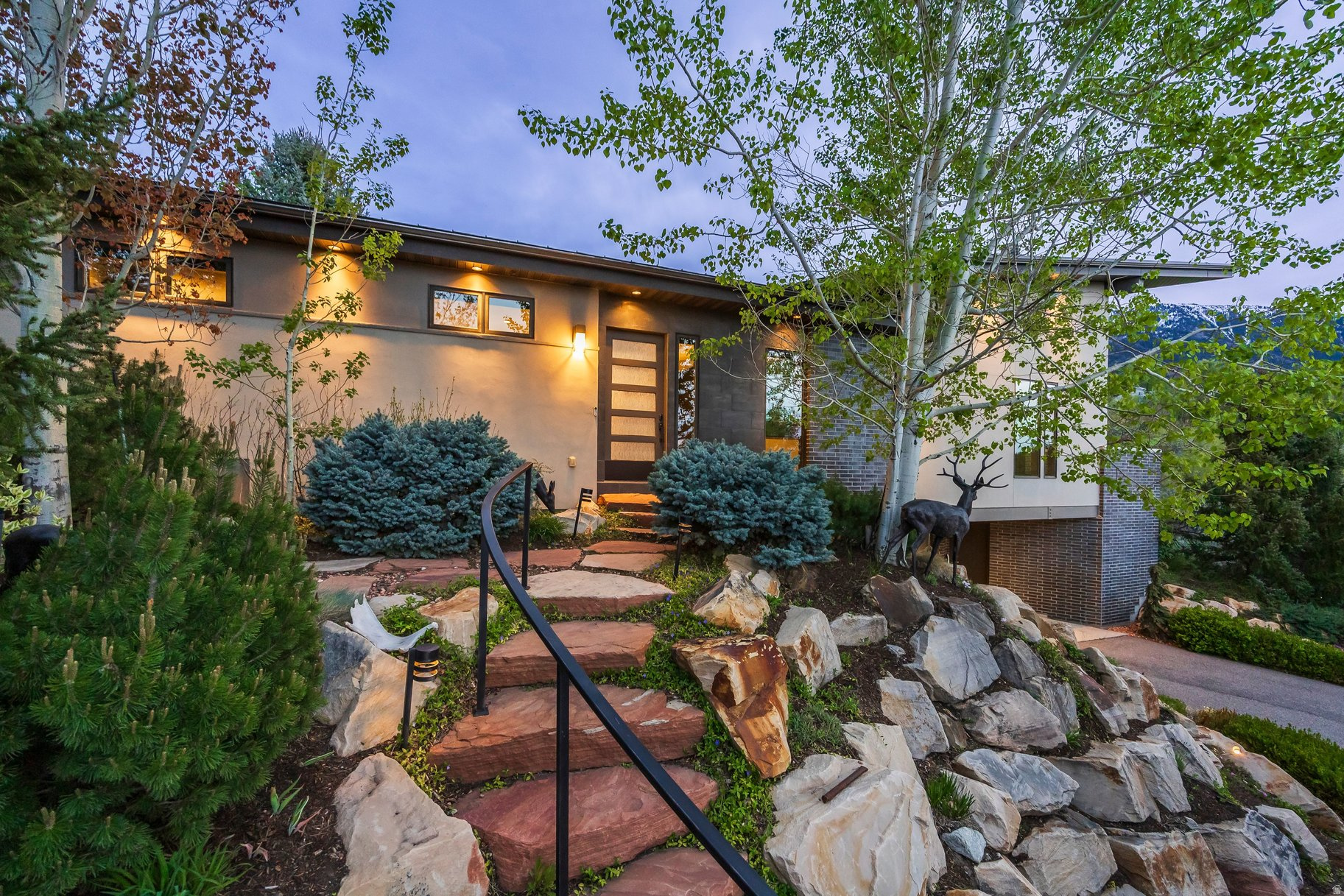 HIDDEN OAKS - Residential