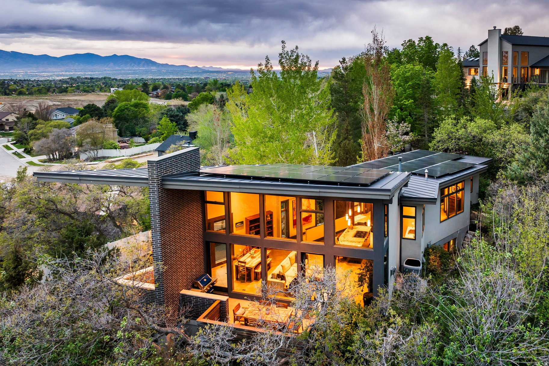 HIDDEN OAKS - Residential