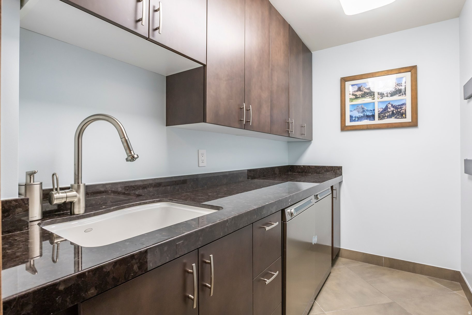 HIDDEN OAKS - Residential