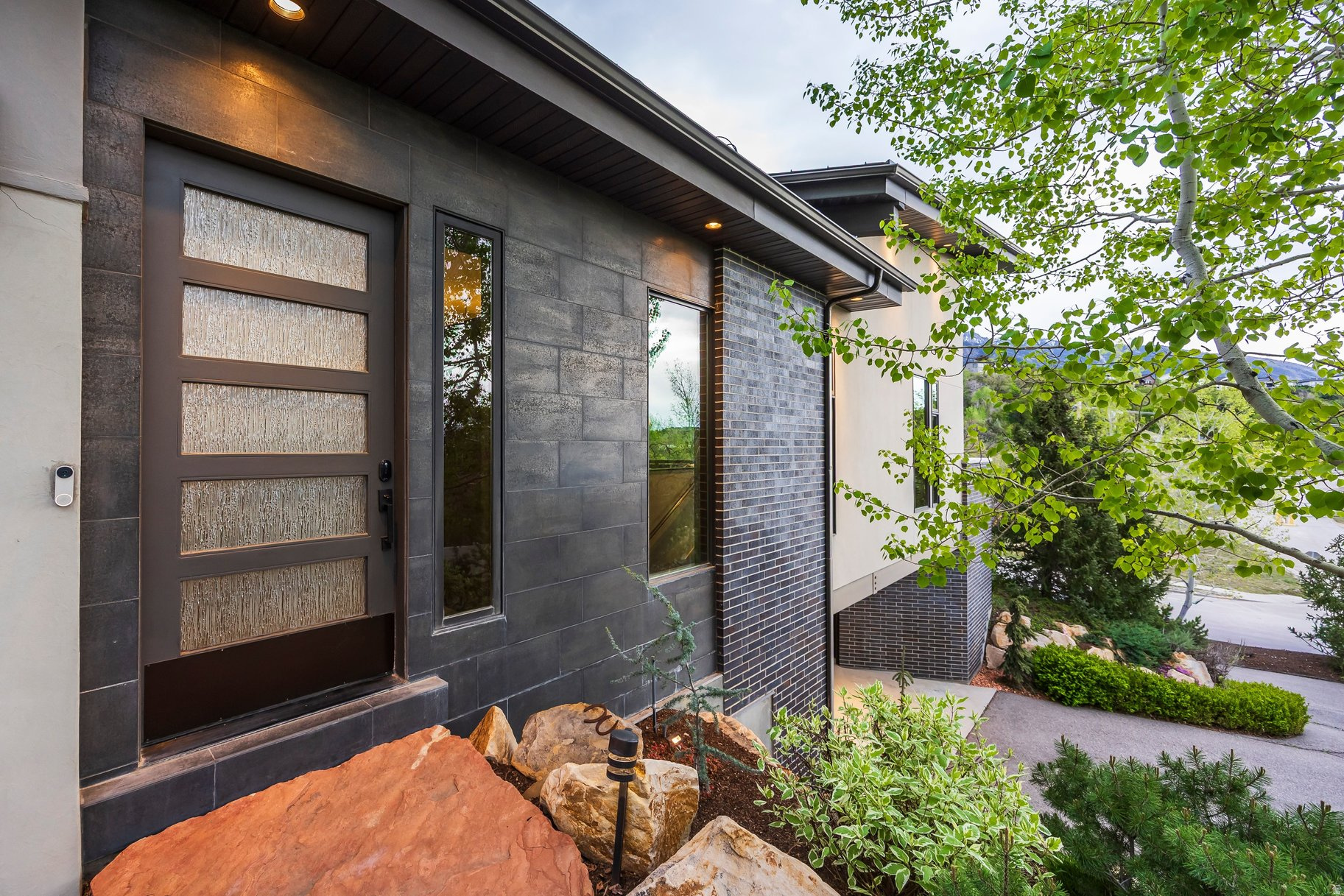 HIDDEN OAKS - Residential