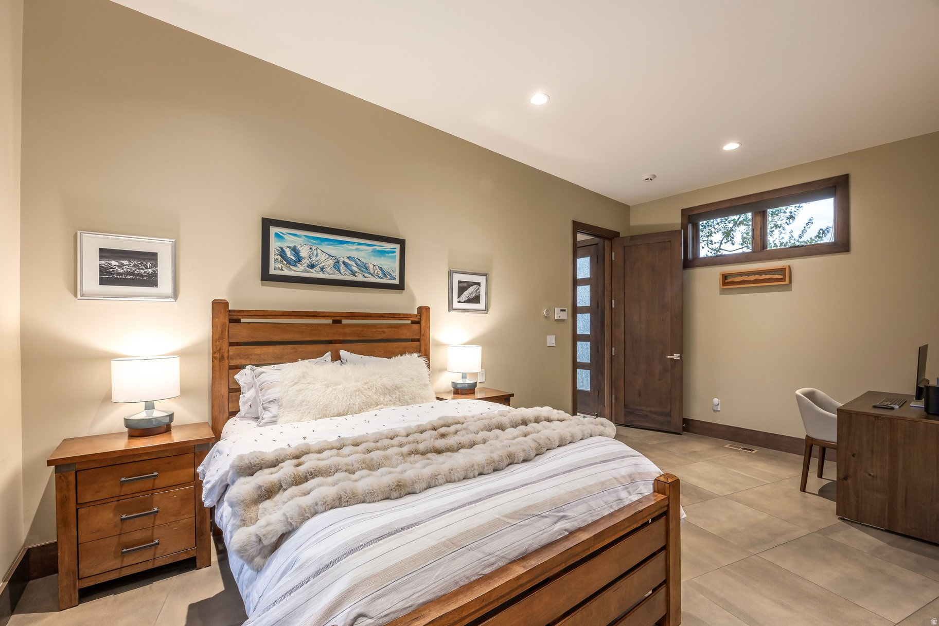 HIDDEN OAKS - Residential