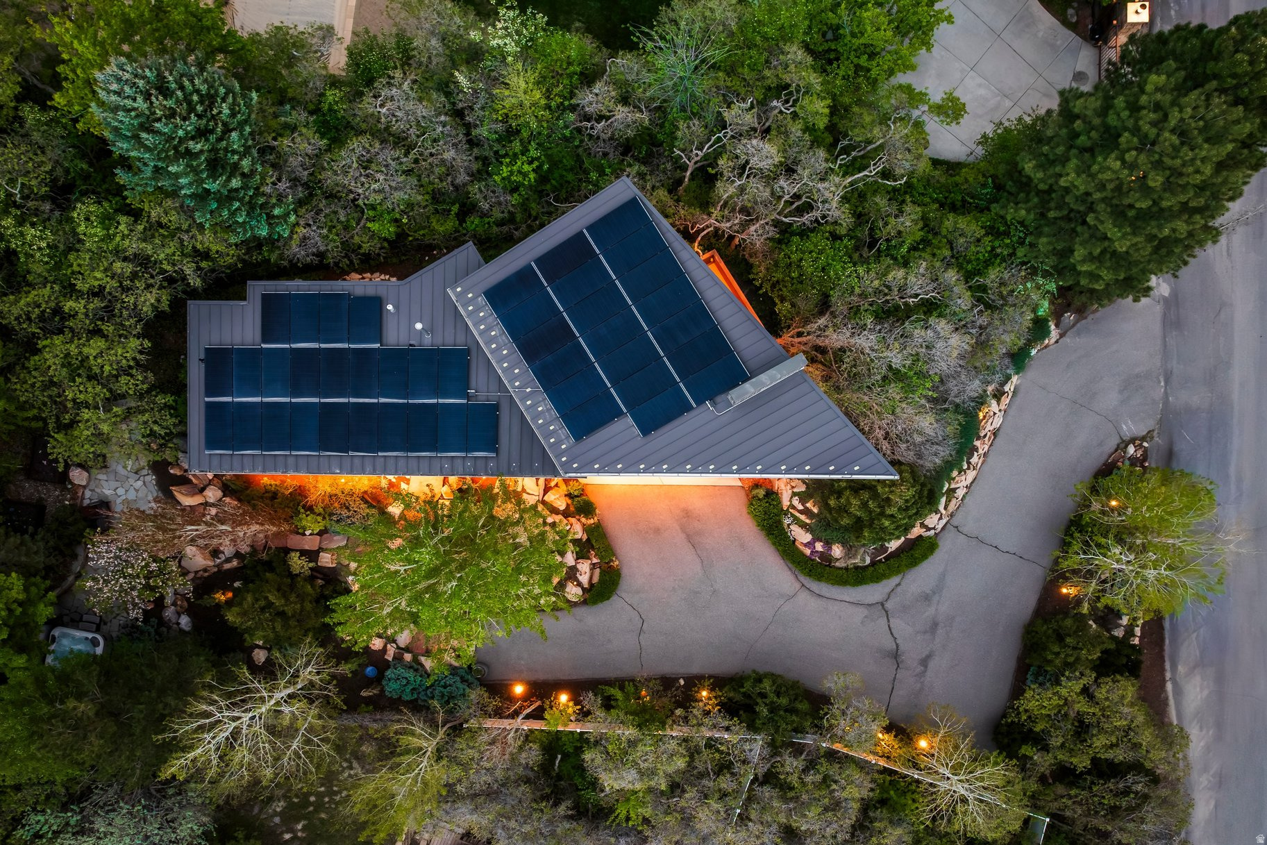 HIDDEN OAKS - Residential