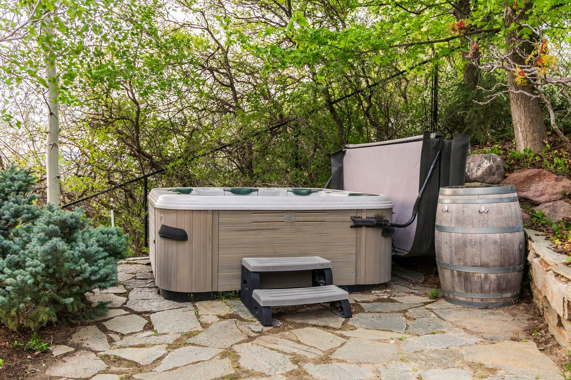 HIDDEN OAKS - Residential