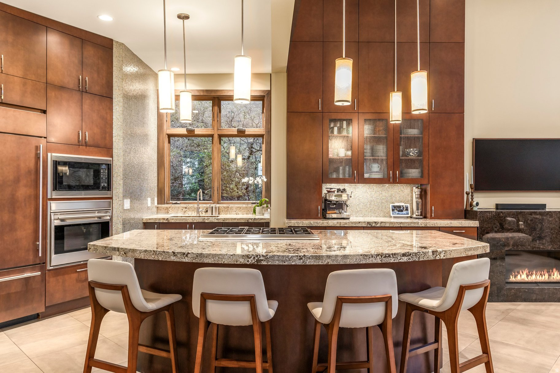 HIDDEN OAKS - Residential