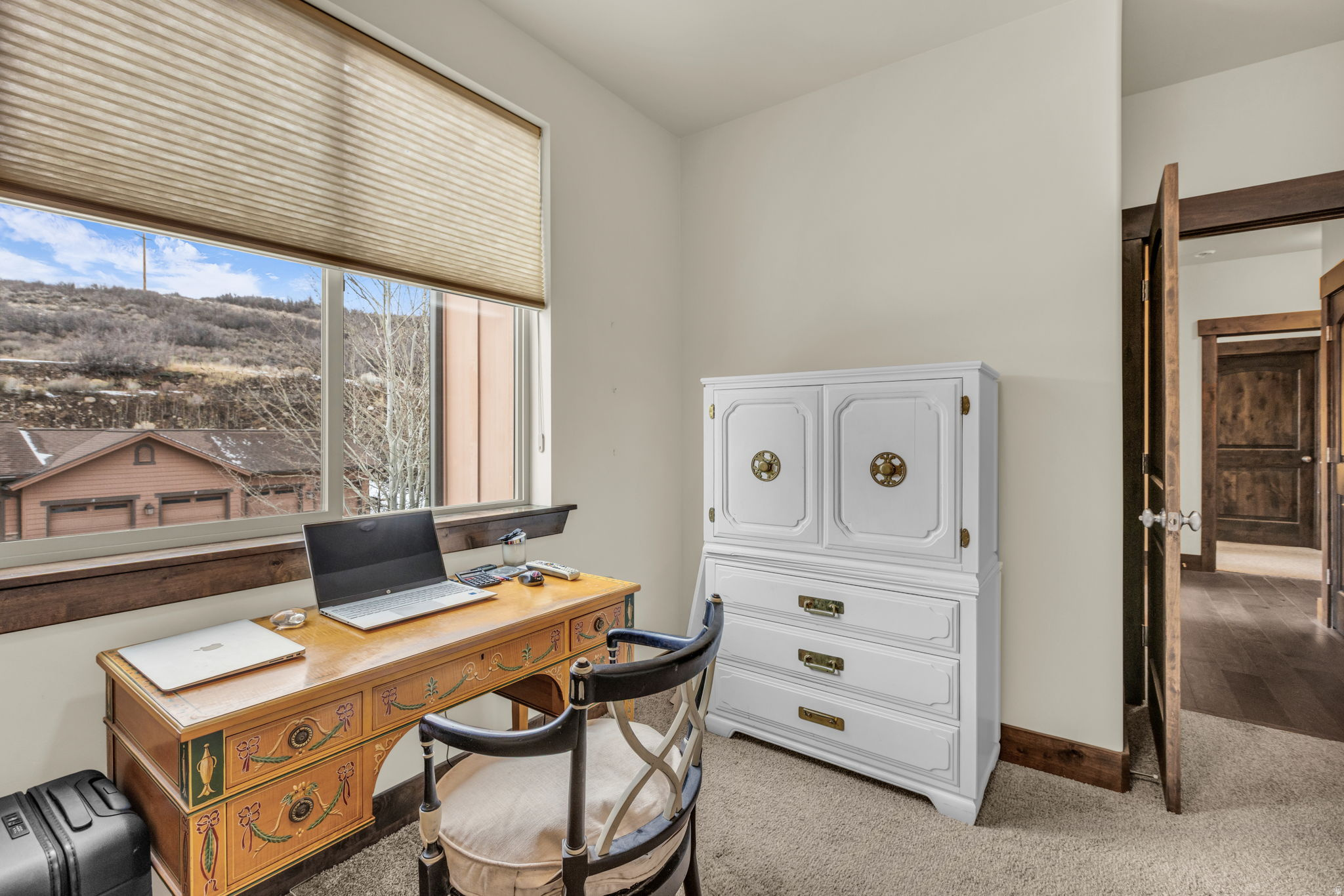 BLACK ROCK RIDGE - Residential