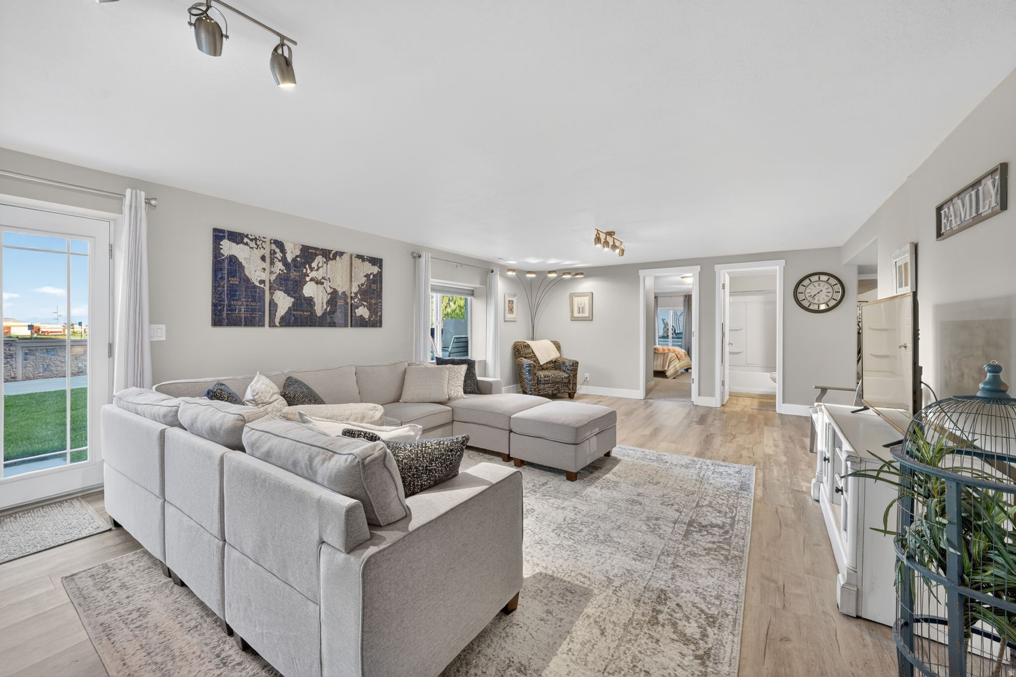 JORDAN HEIGHTS - Residential