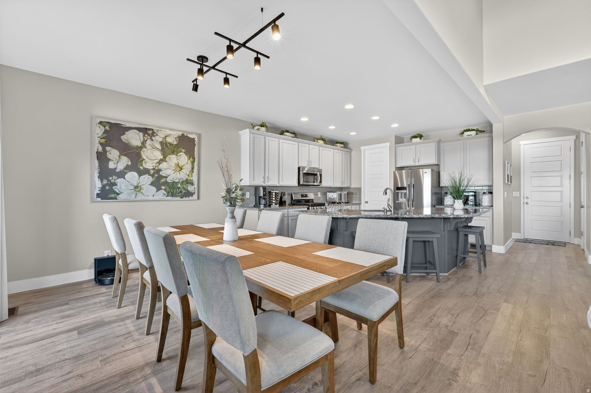 JORDAN HEIGHTS - Residential