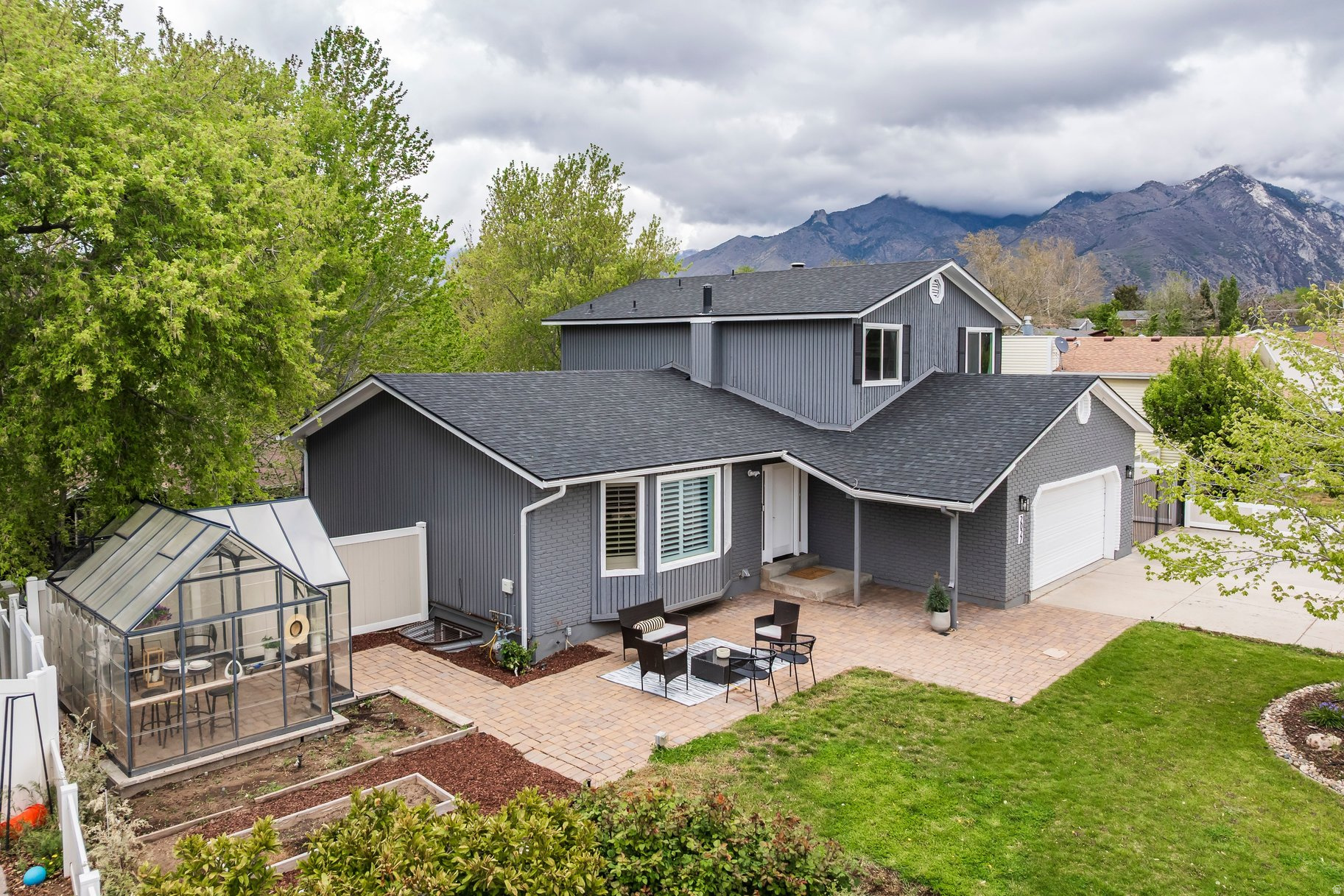 PARK CREST - Residential