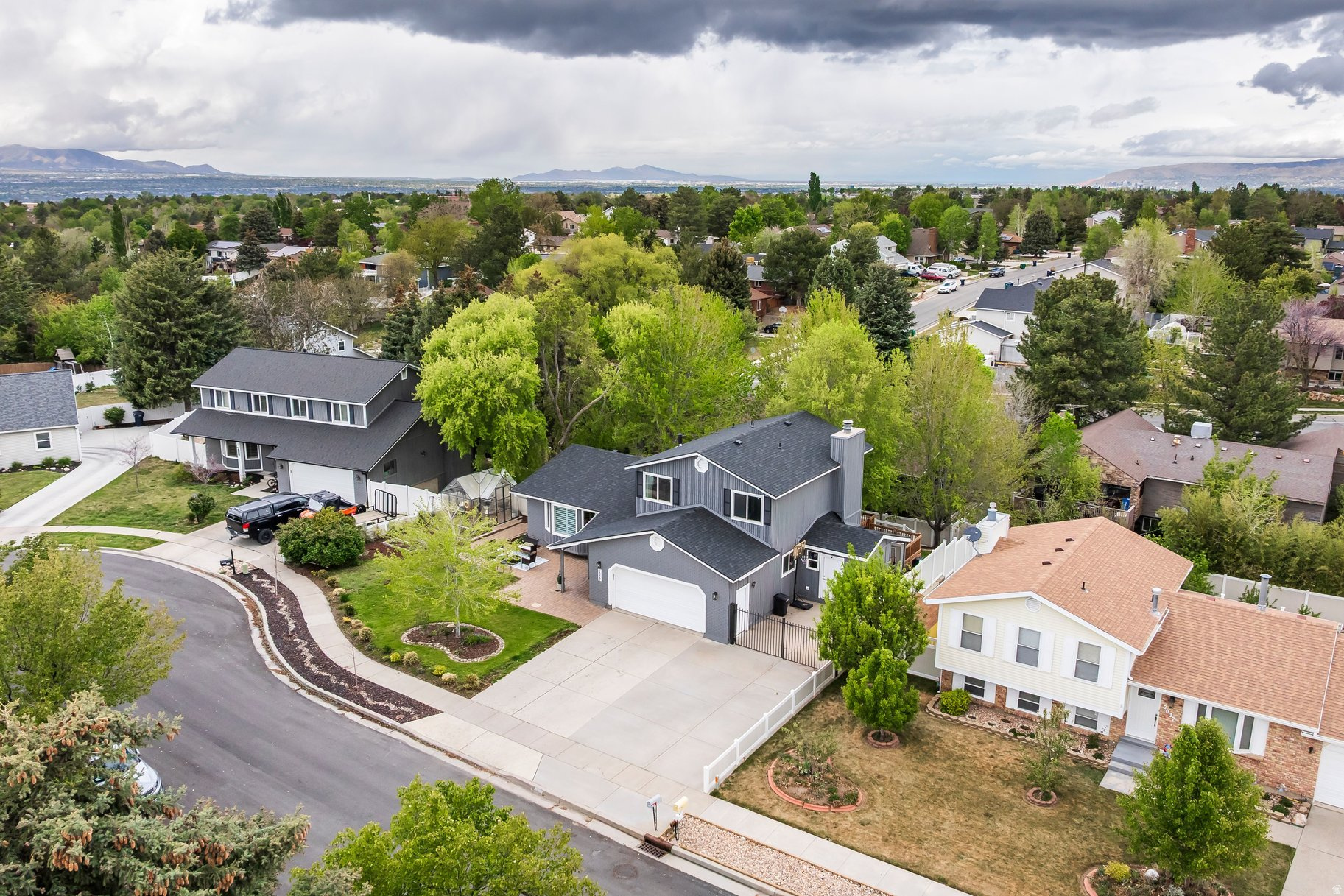 PARK CREST - Residential