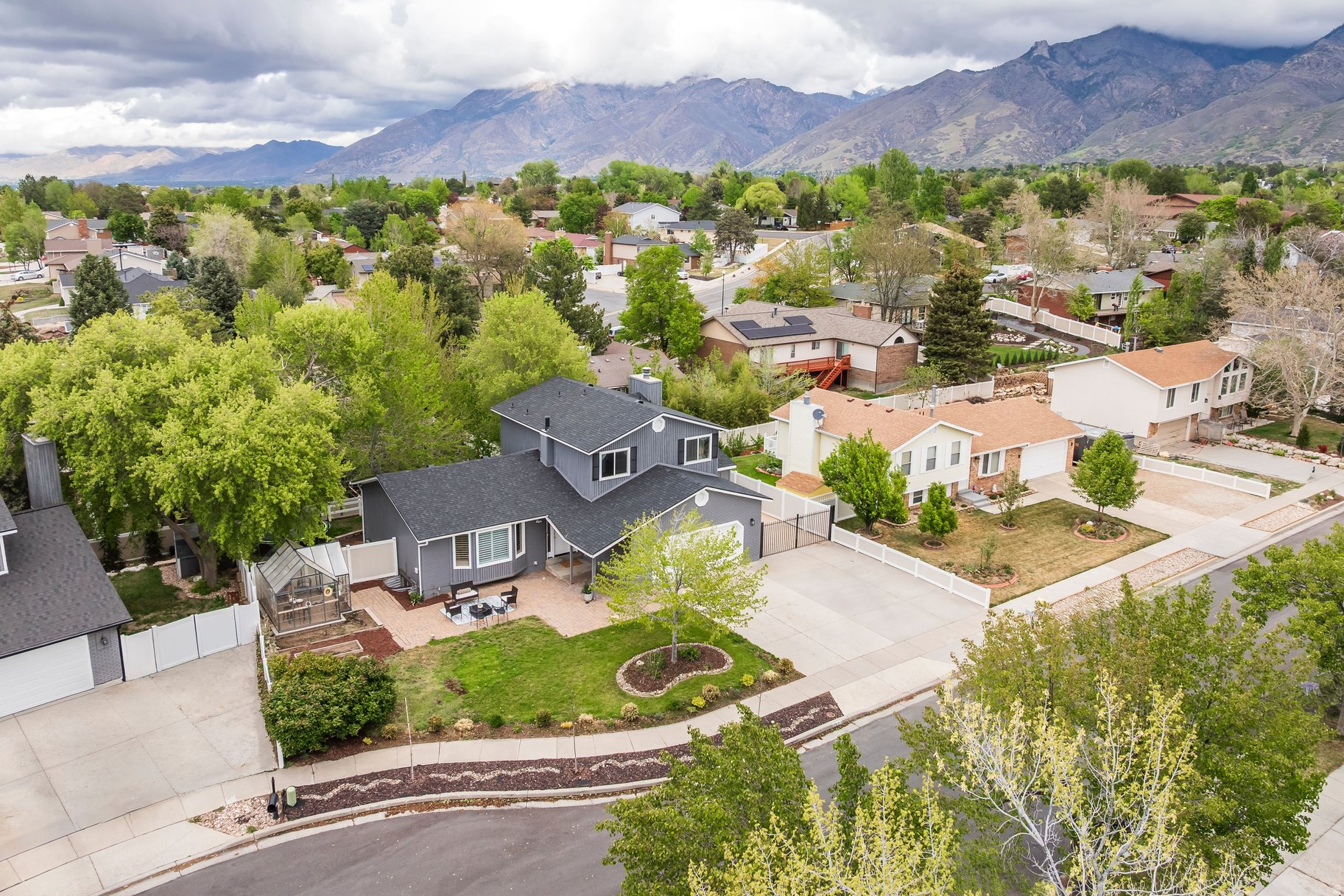 PARK CREST - Residential