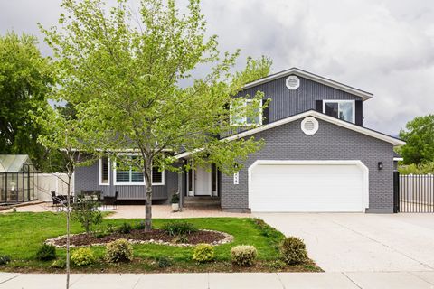 Photo of 2027 E 10095 S, Sandy, UT 84092 (MLS # 2153287)