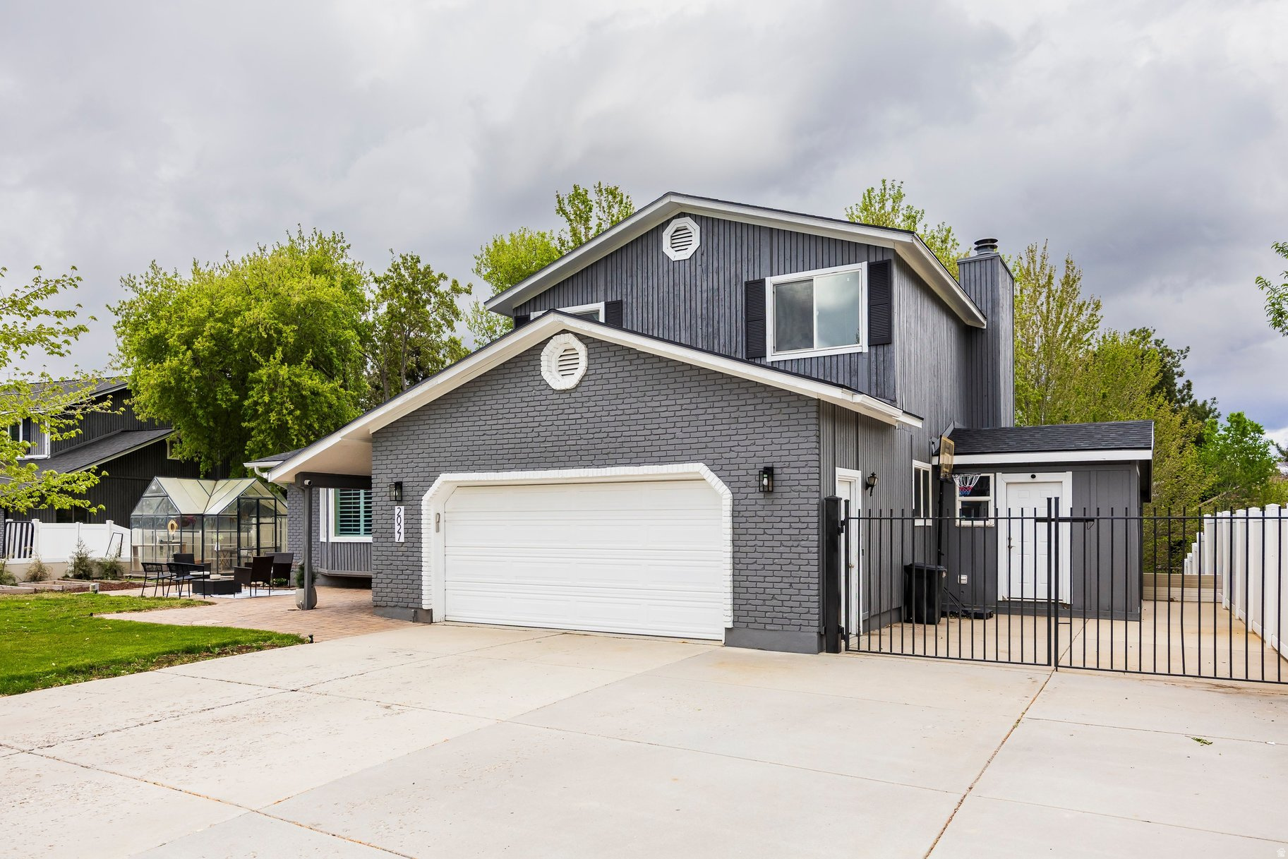 PARK CREST - Residential