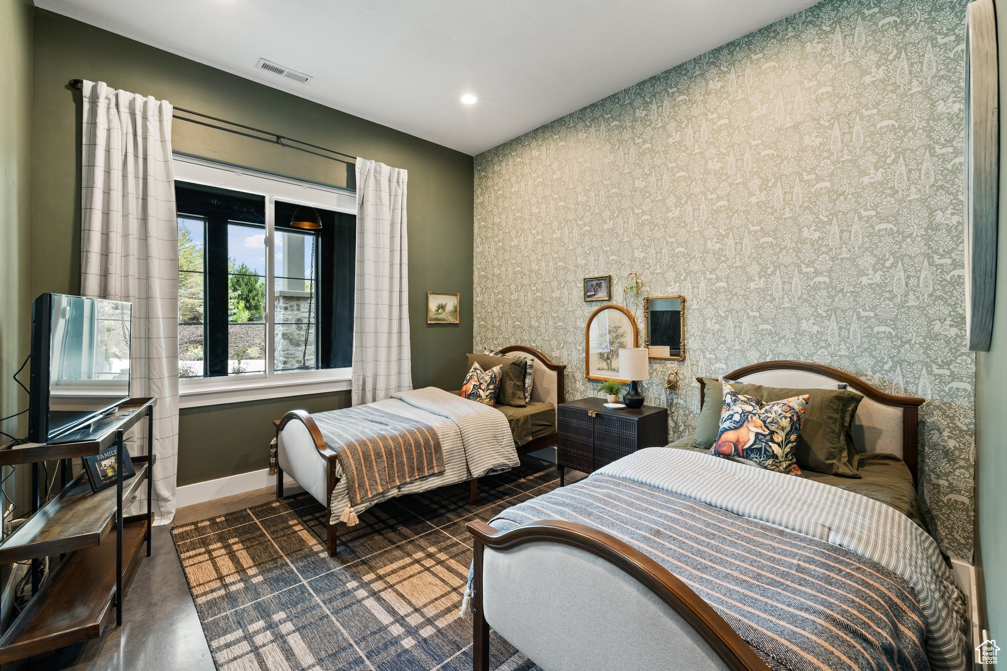 LAKE CRE - Residential