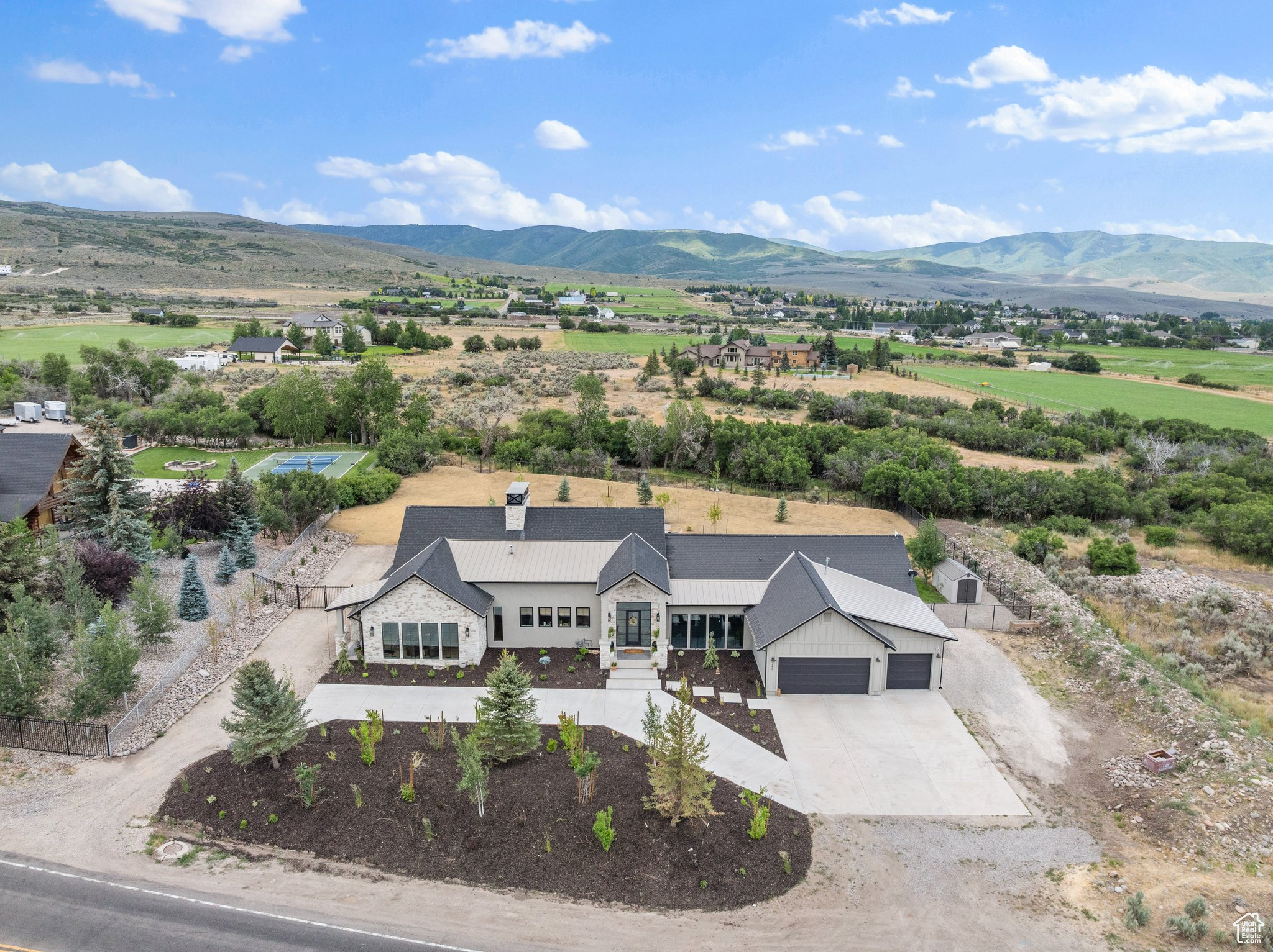 LAKE CRE - Residential