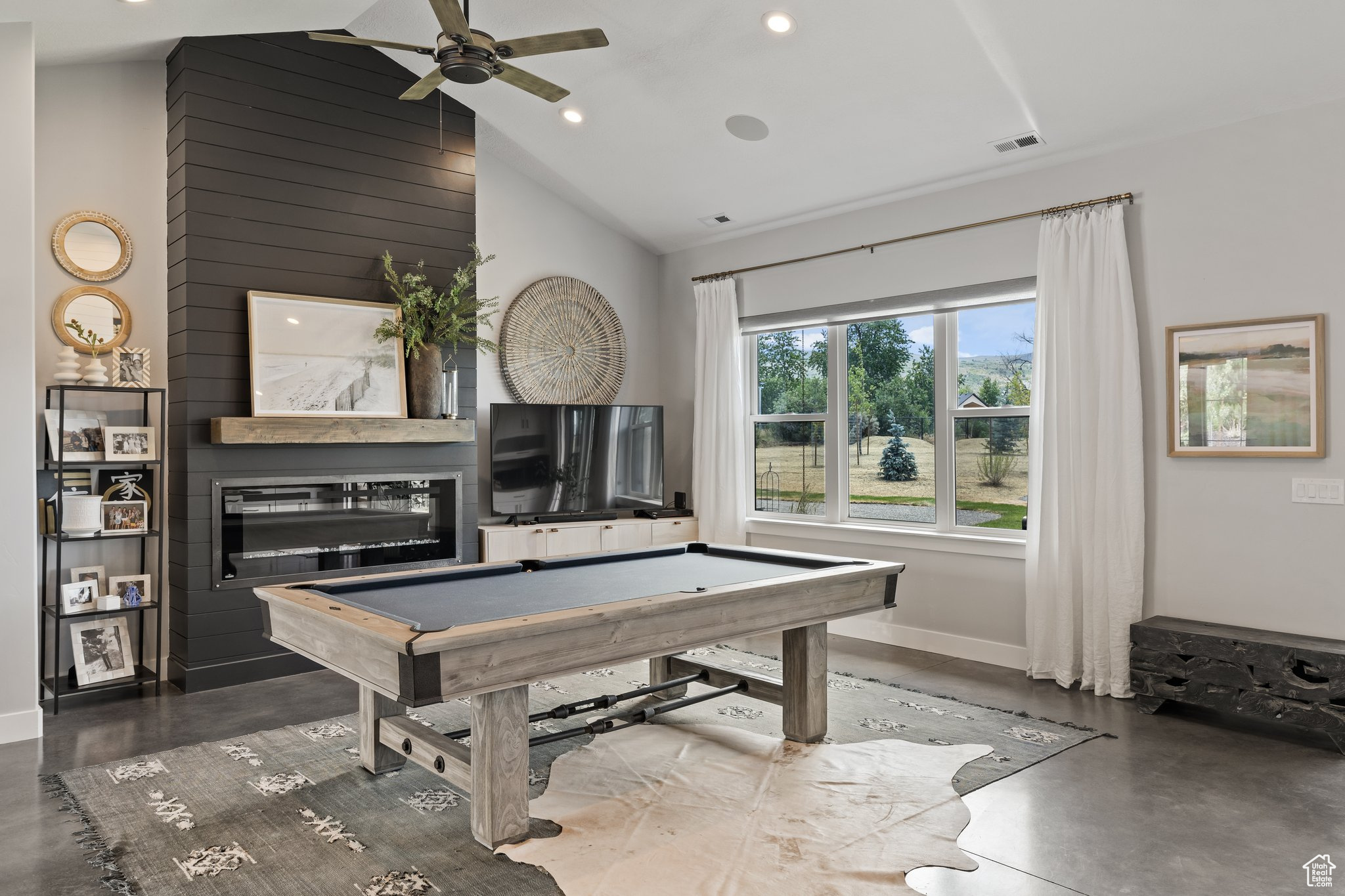 LAKE CRE - Residential