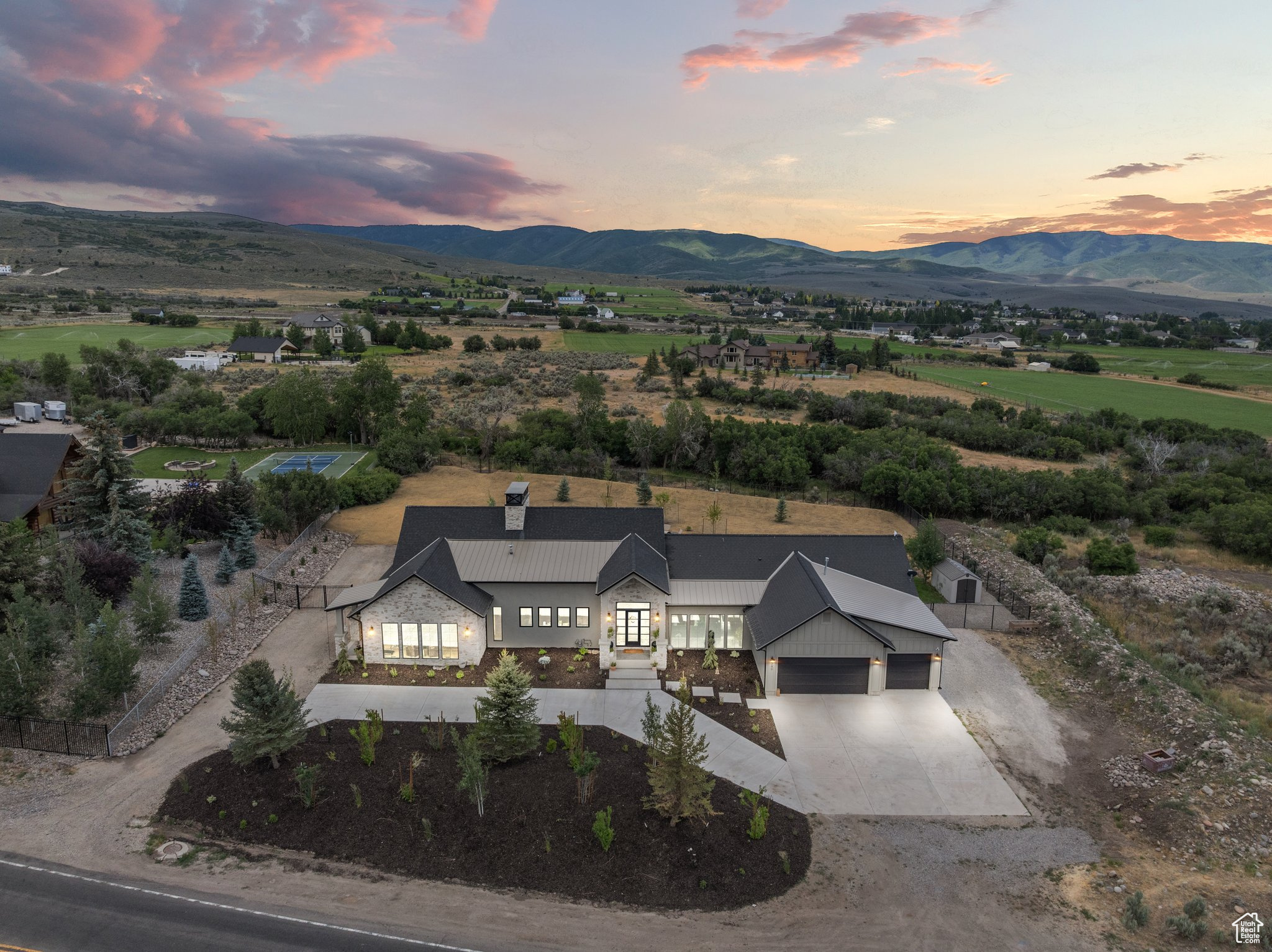 LAKE CRE - Residential