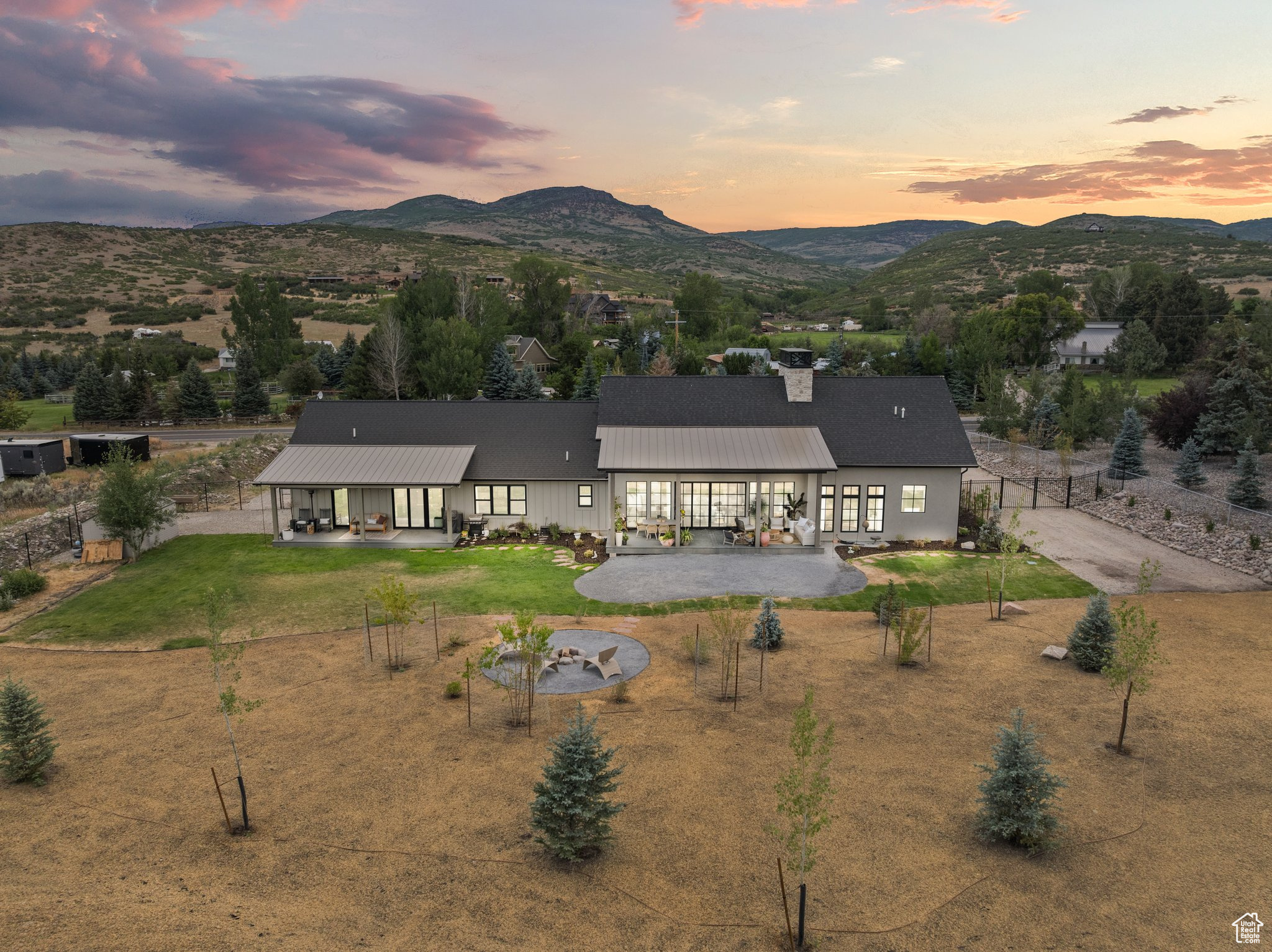 LAKE CRE - Residential