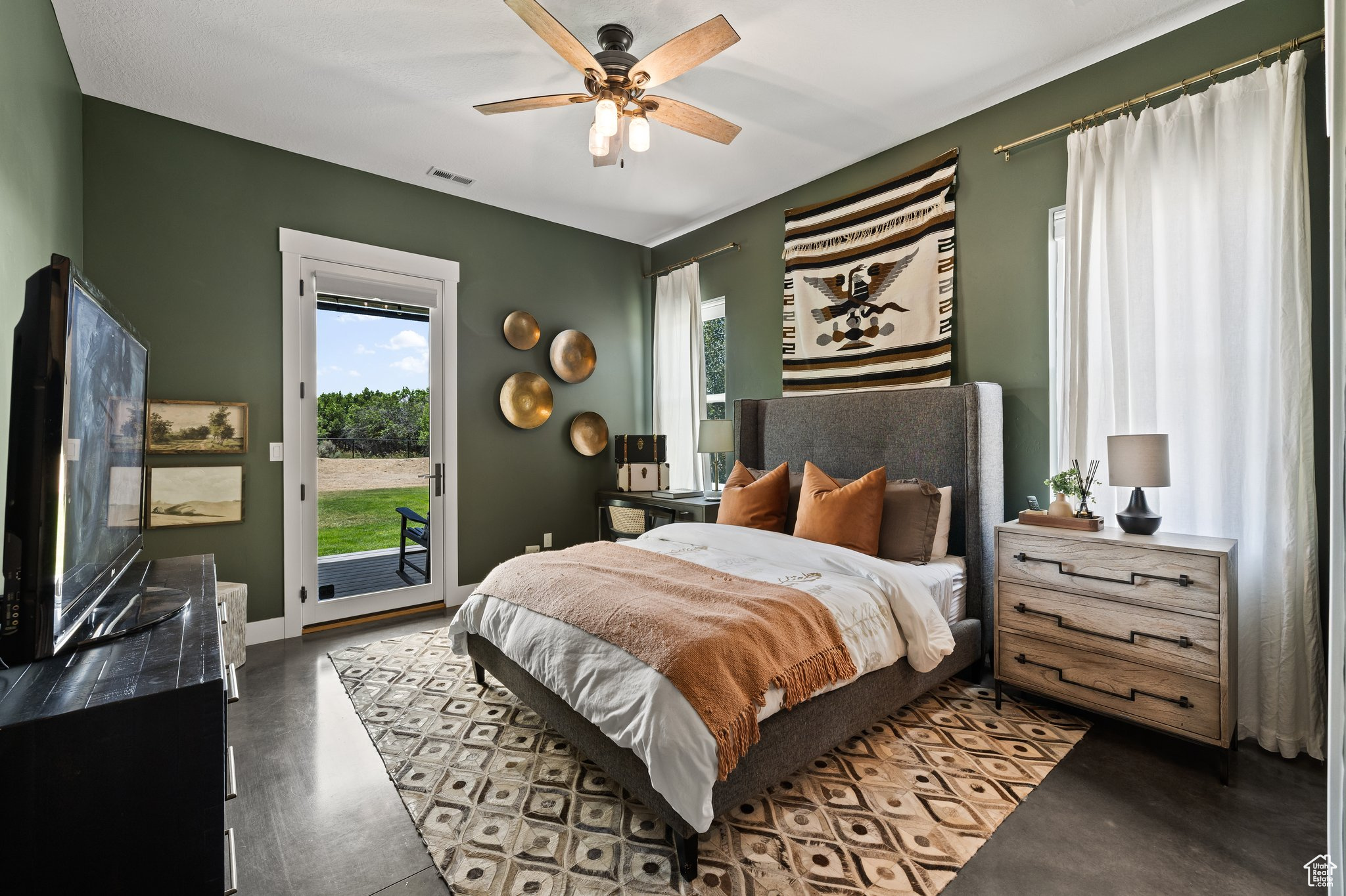 LAKE CRE - Residential