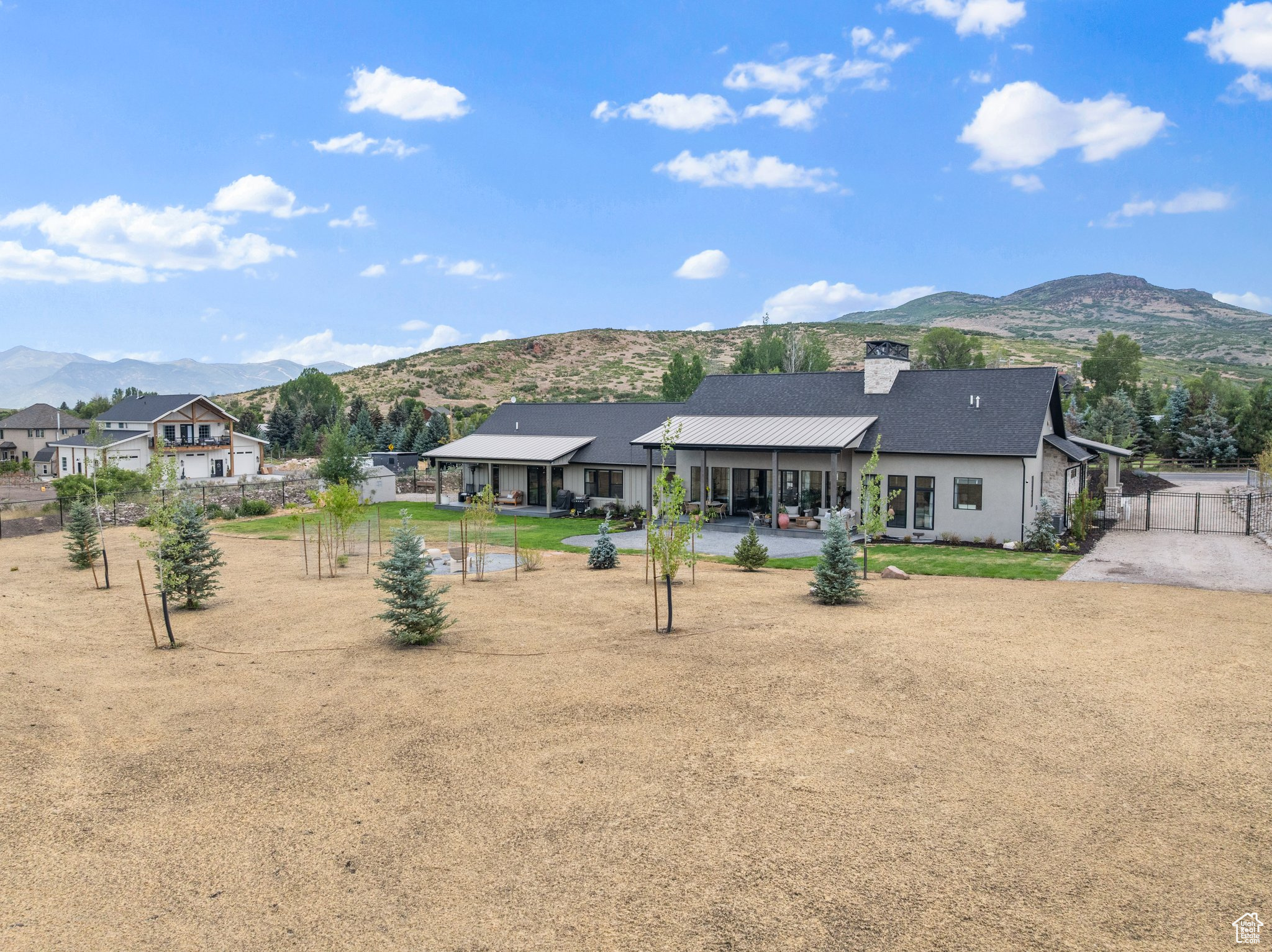 LAKE CRE - Residential