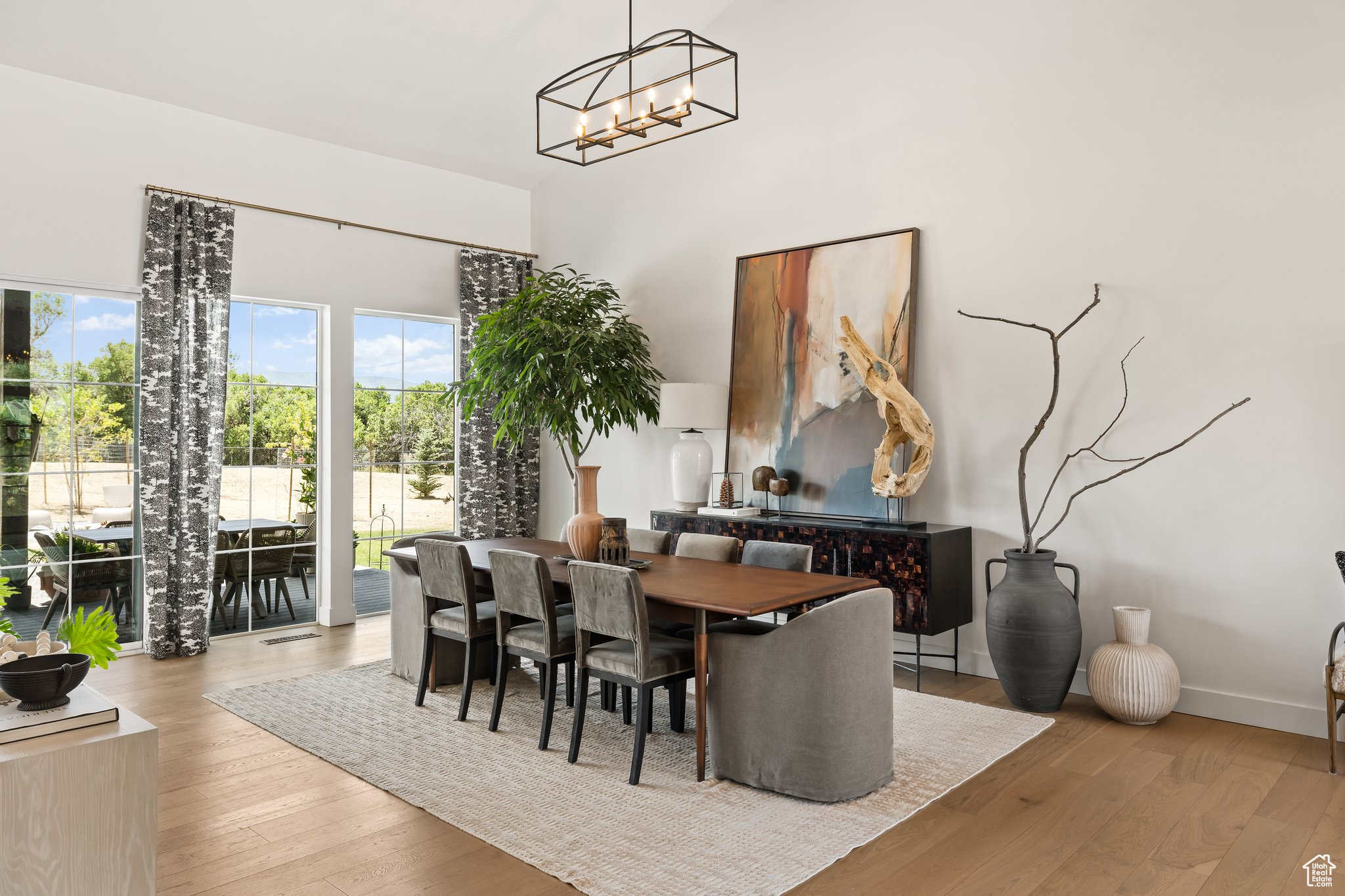 LAKE CRE - Residential