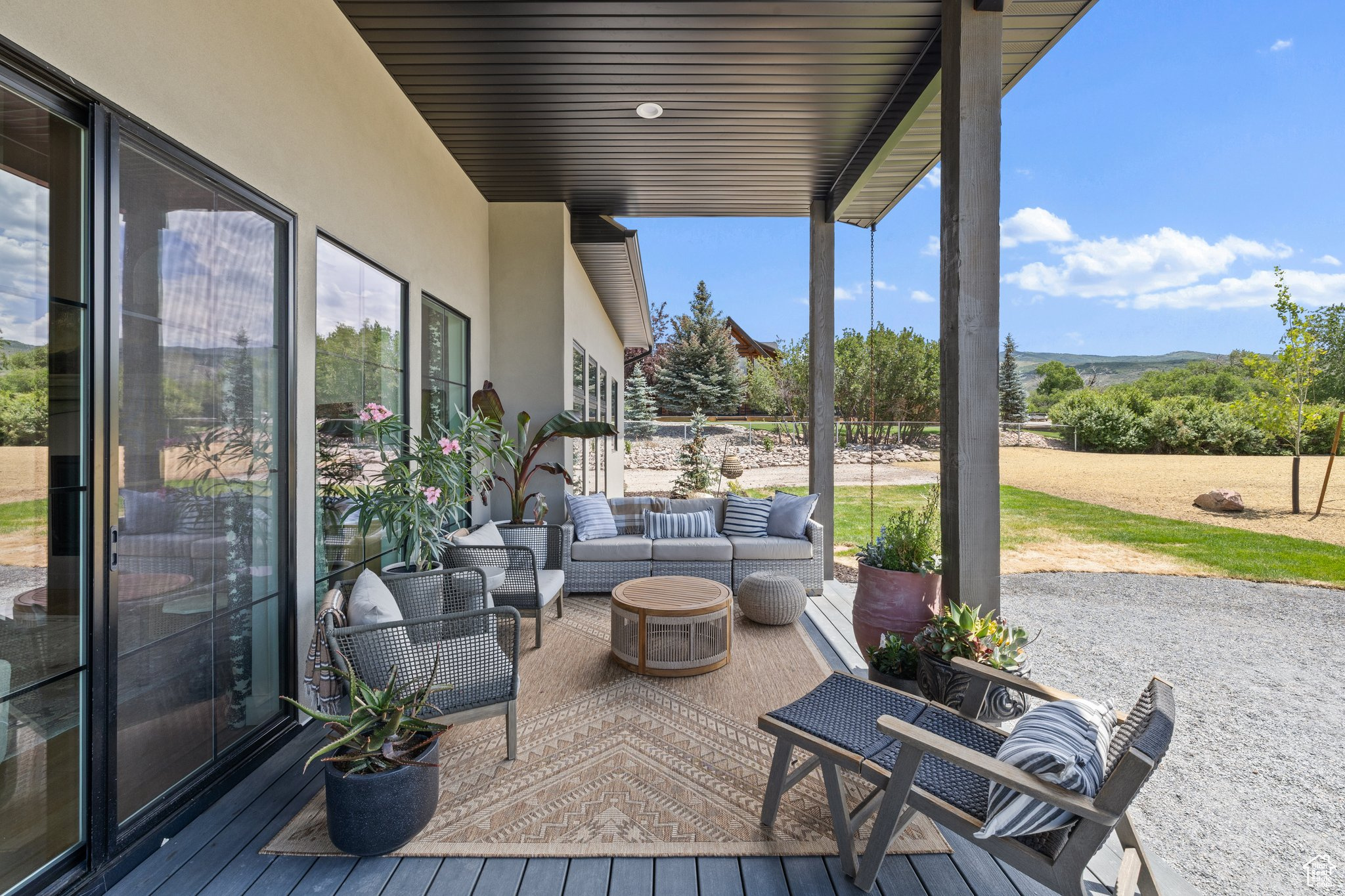 LAKE CRE - Residential