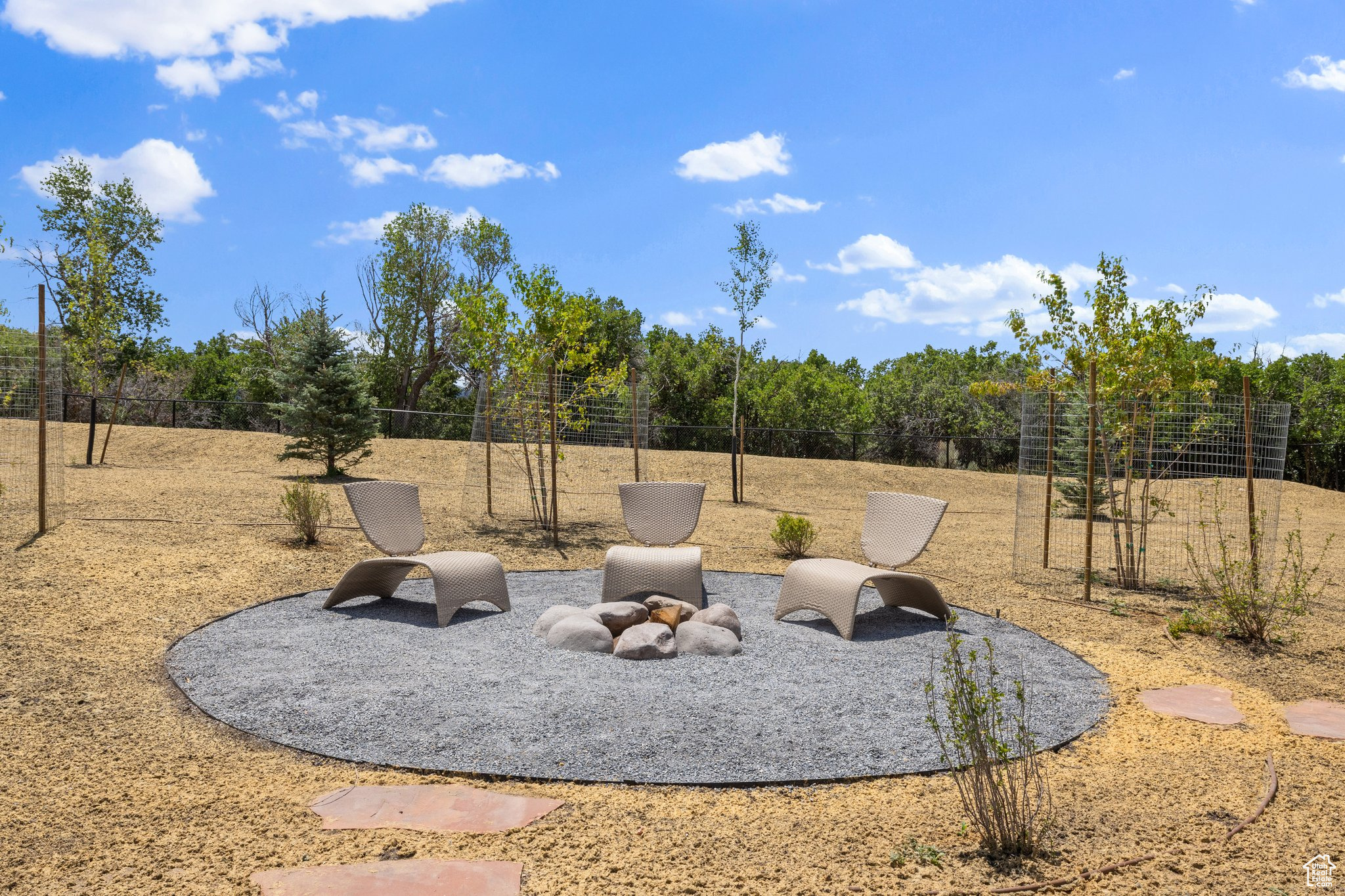 LAKE CRE - Residential