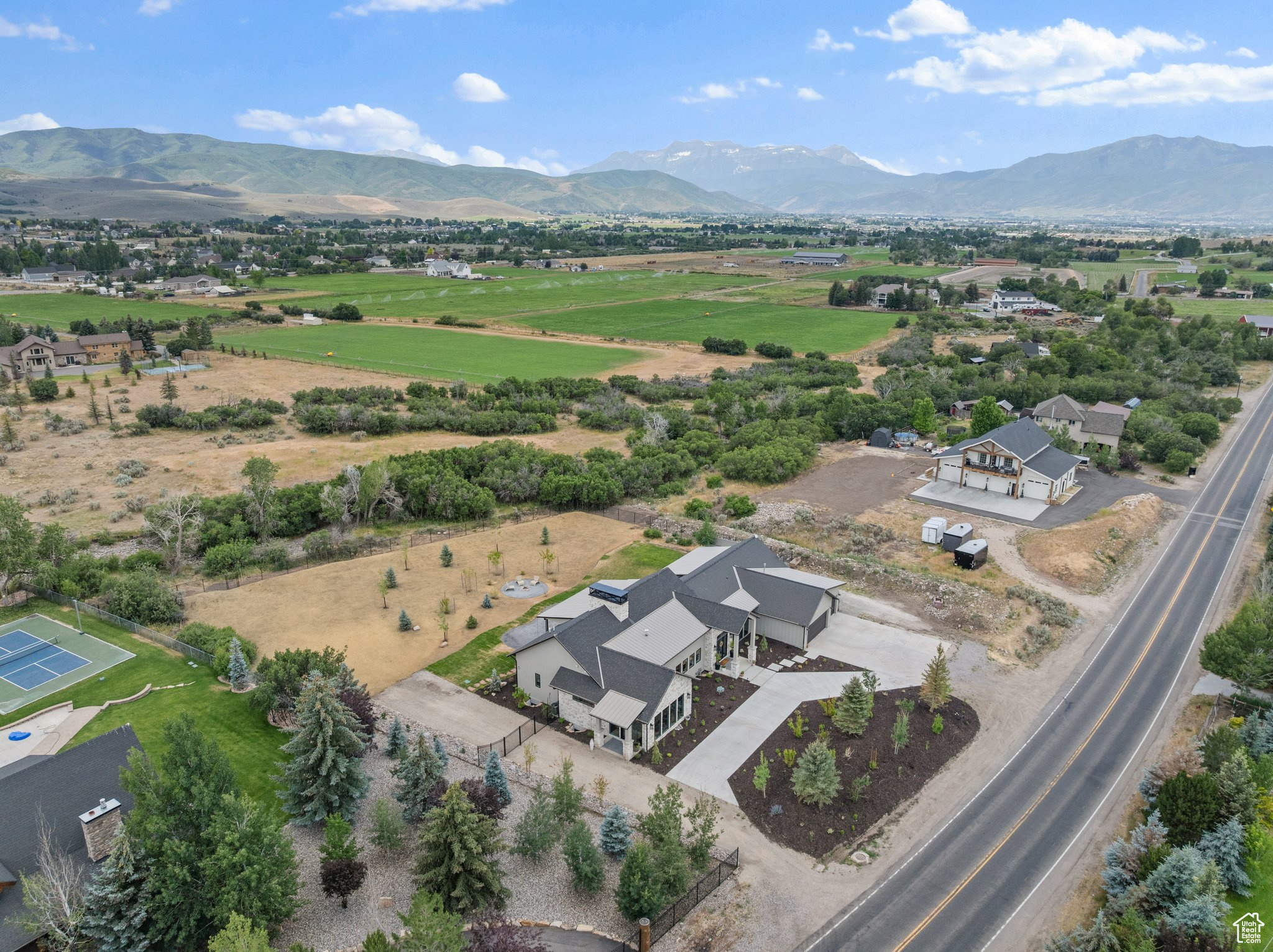 LAKE CRE - Residential